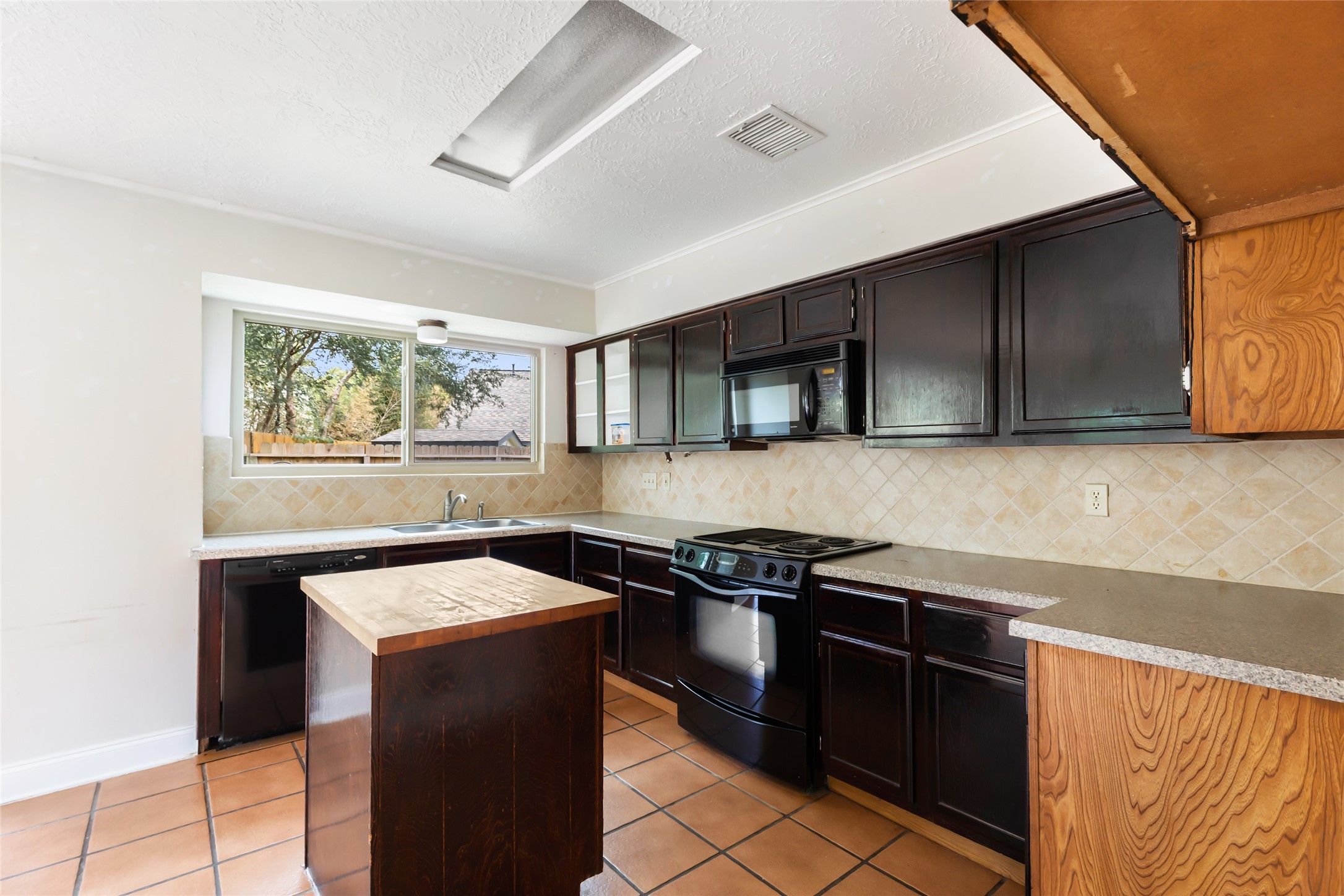 3303 Valley Gardens Drive Property Photo 13