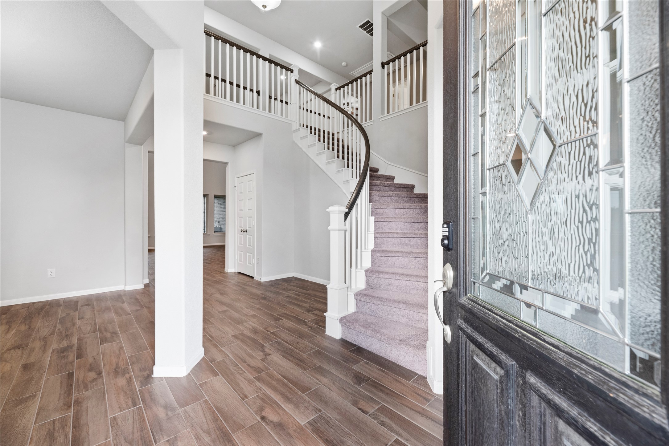 14906 Pinehurst Avenue Property Photo 6
