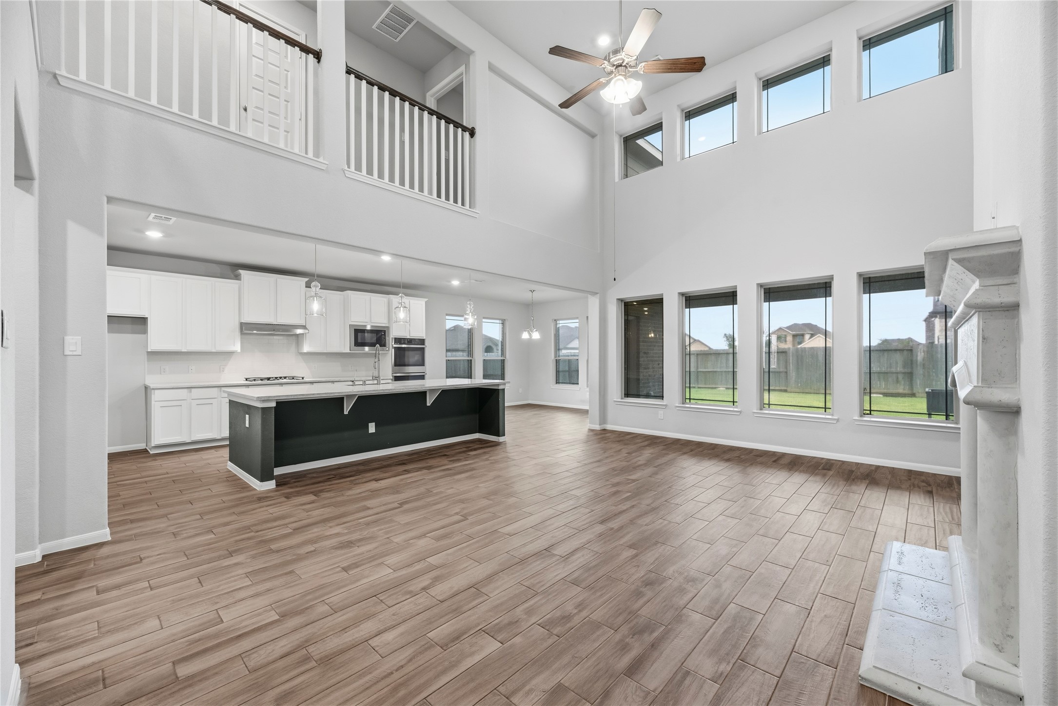 14906 Pinehurst Avenue Property Photo 8