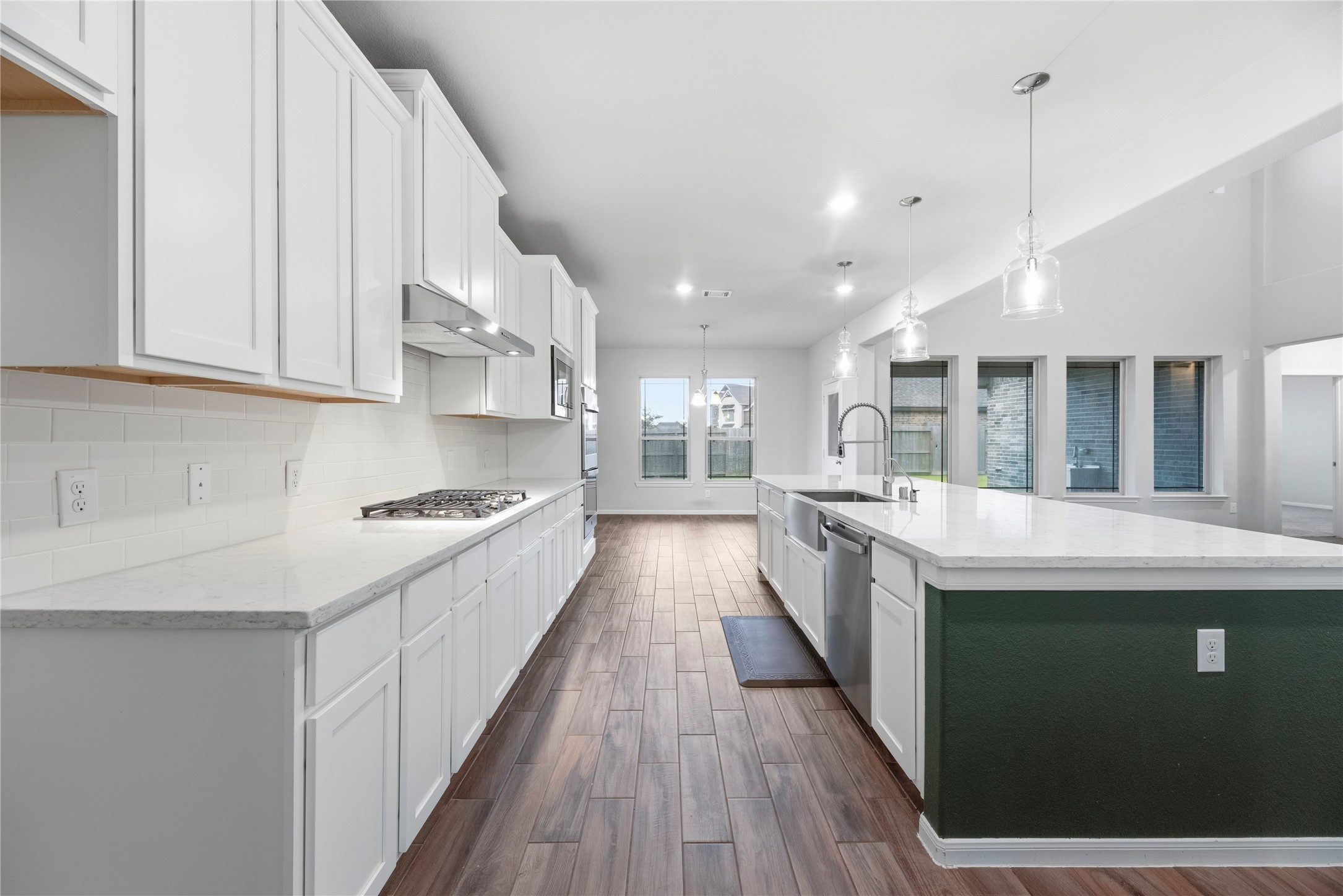 14906 Pinehurst Avenue Property Photo 14