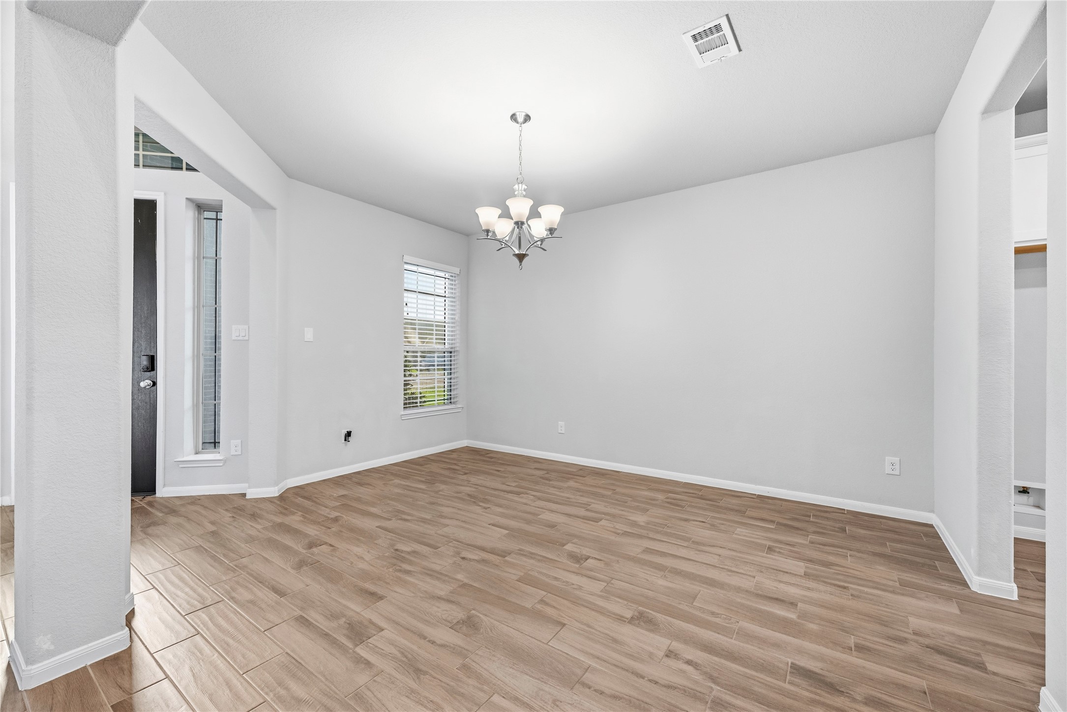 14906 Pinehurst Avenue Property Photo 16