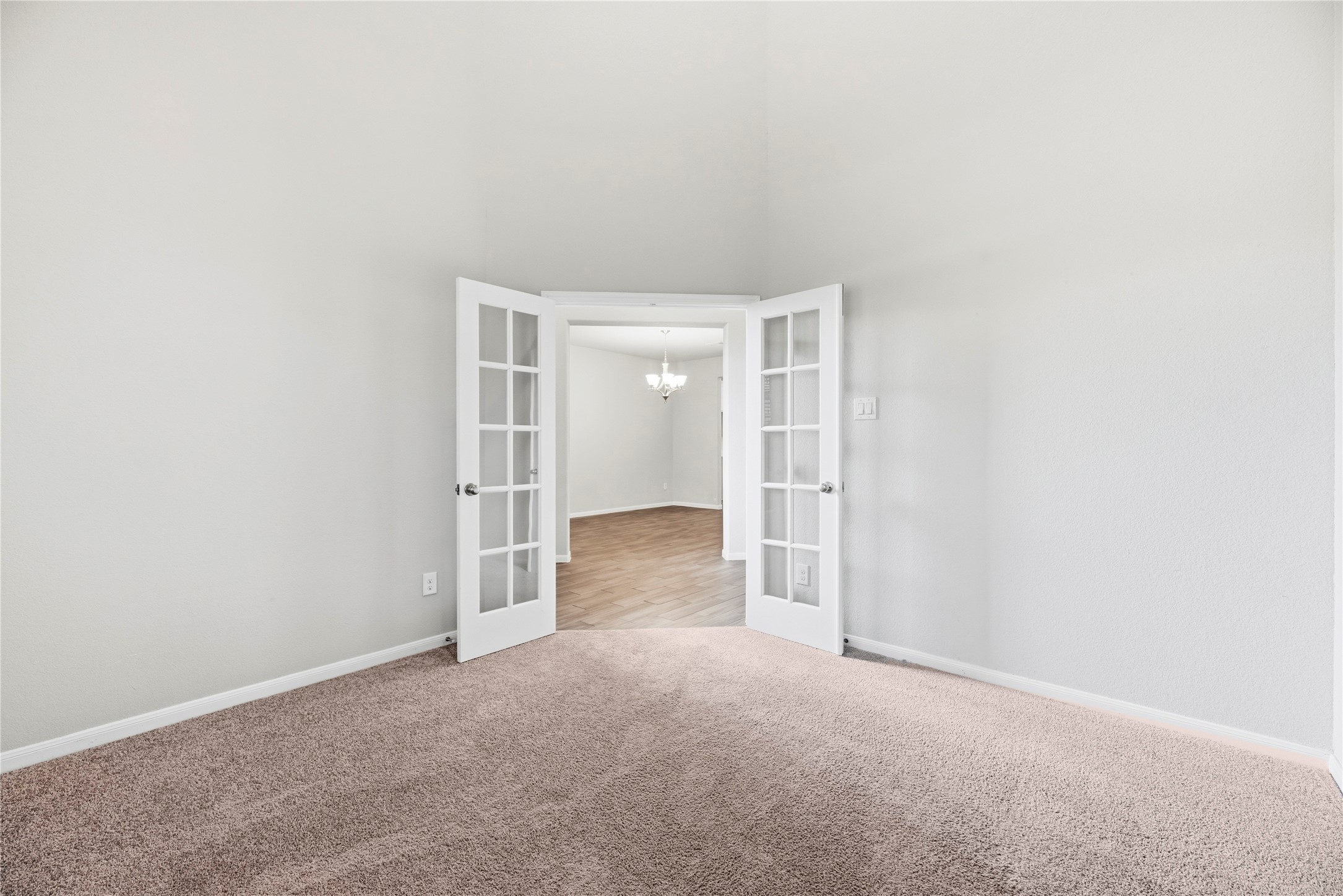 14906 Pinehurst Avenue Property Photo 18