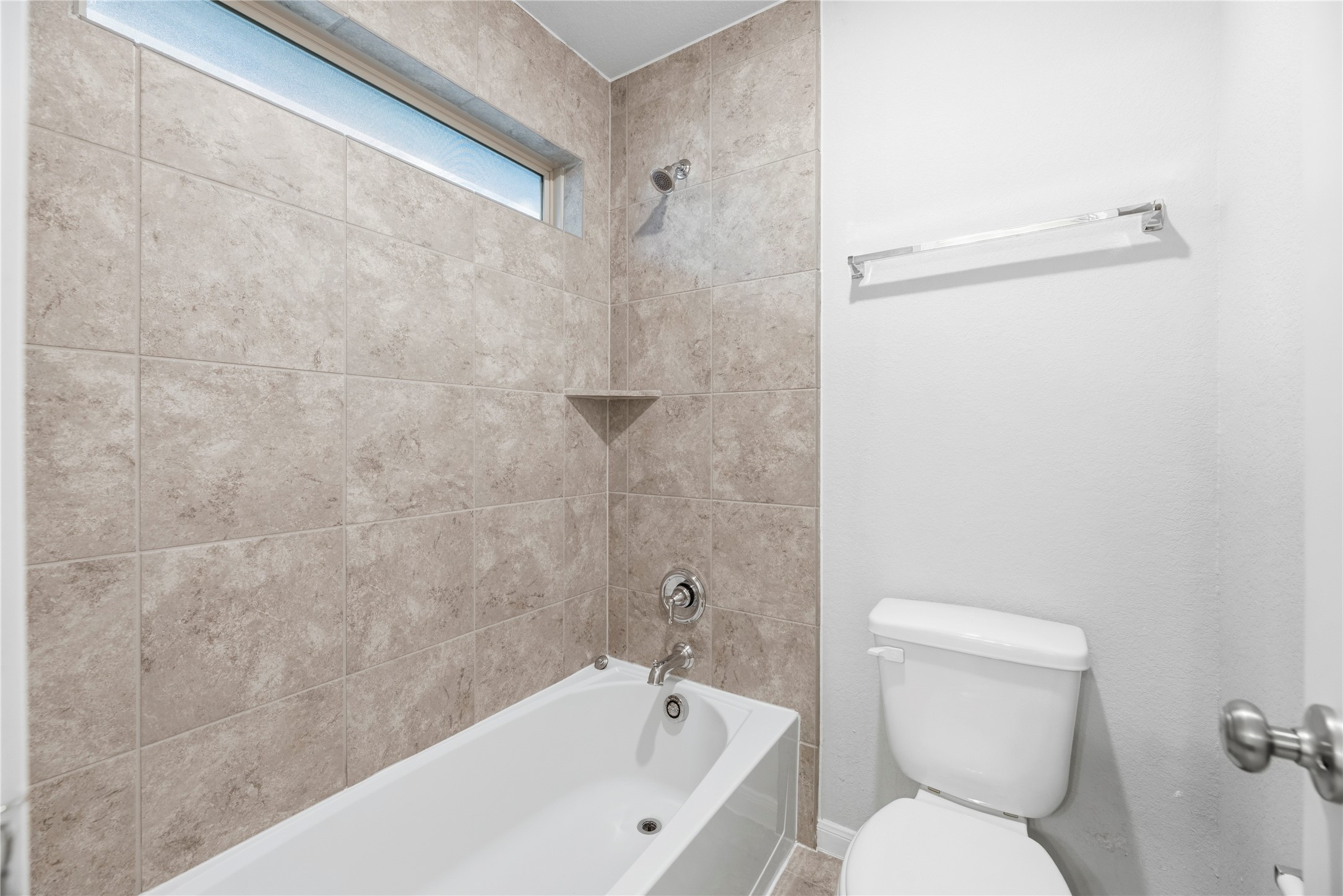 14906 Pinehurst Avenue Property Photo 27