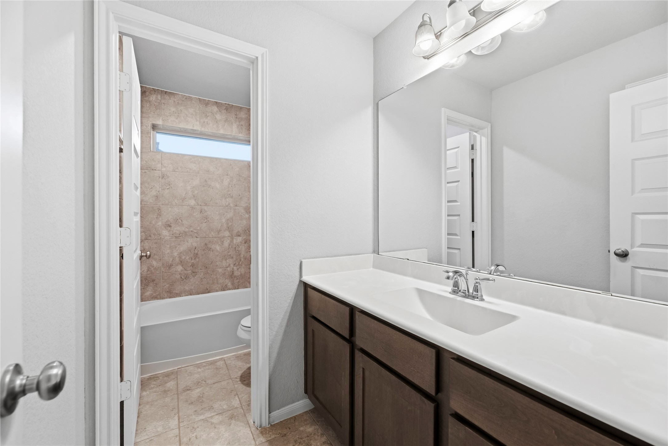 14906 Pinehurst Avenue Property Photo 28
