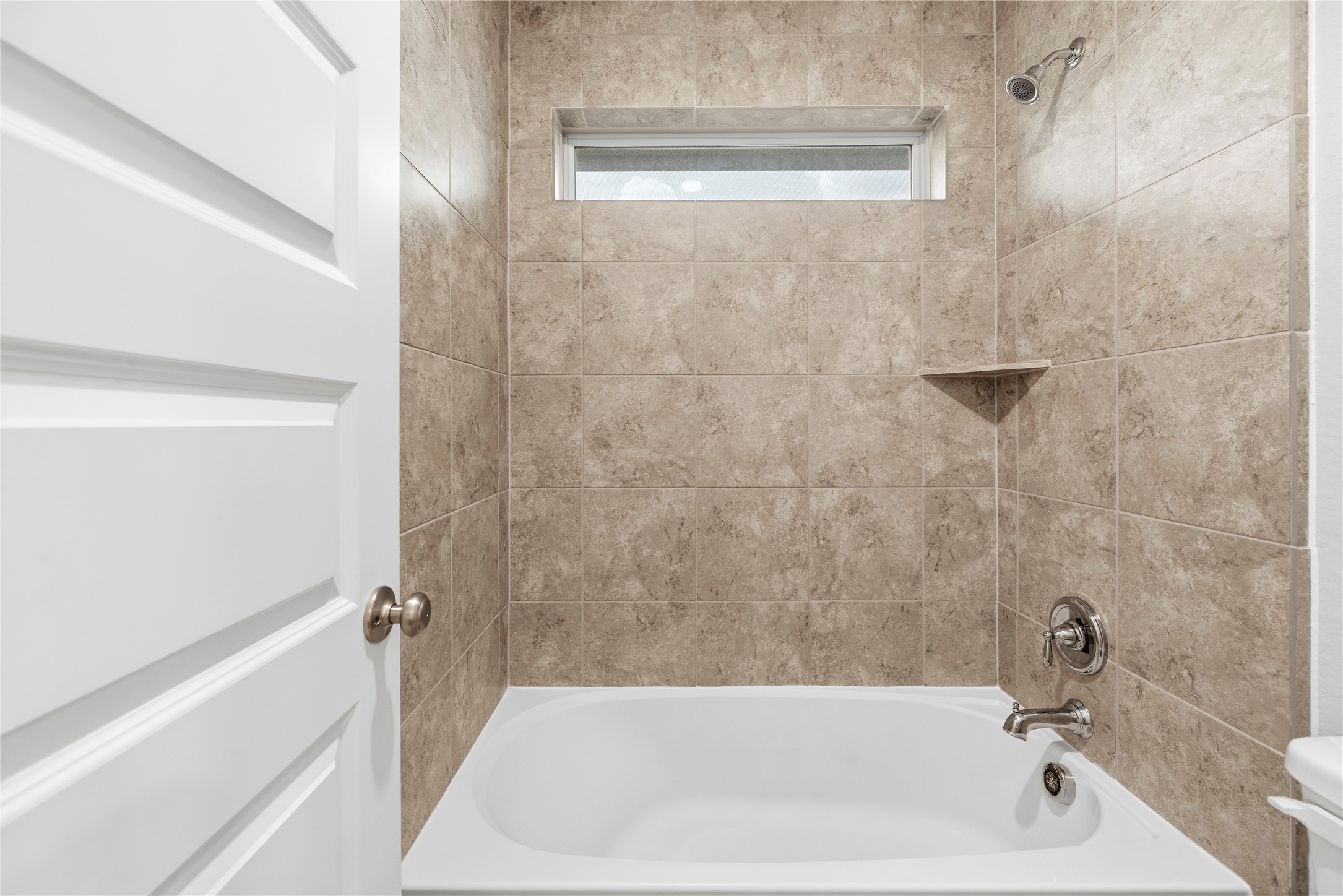 14906 Pinehurst Avenue Property Photo 29