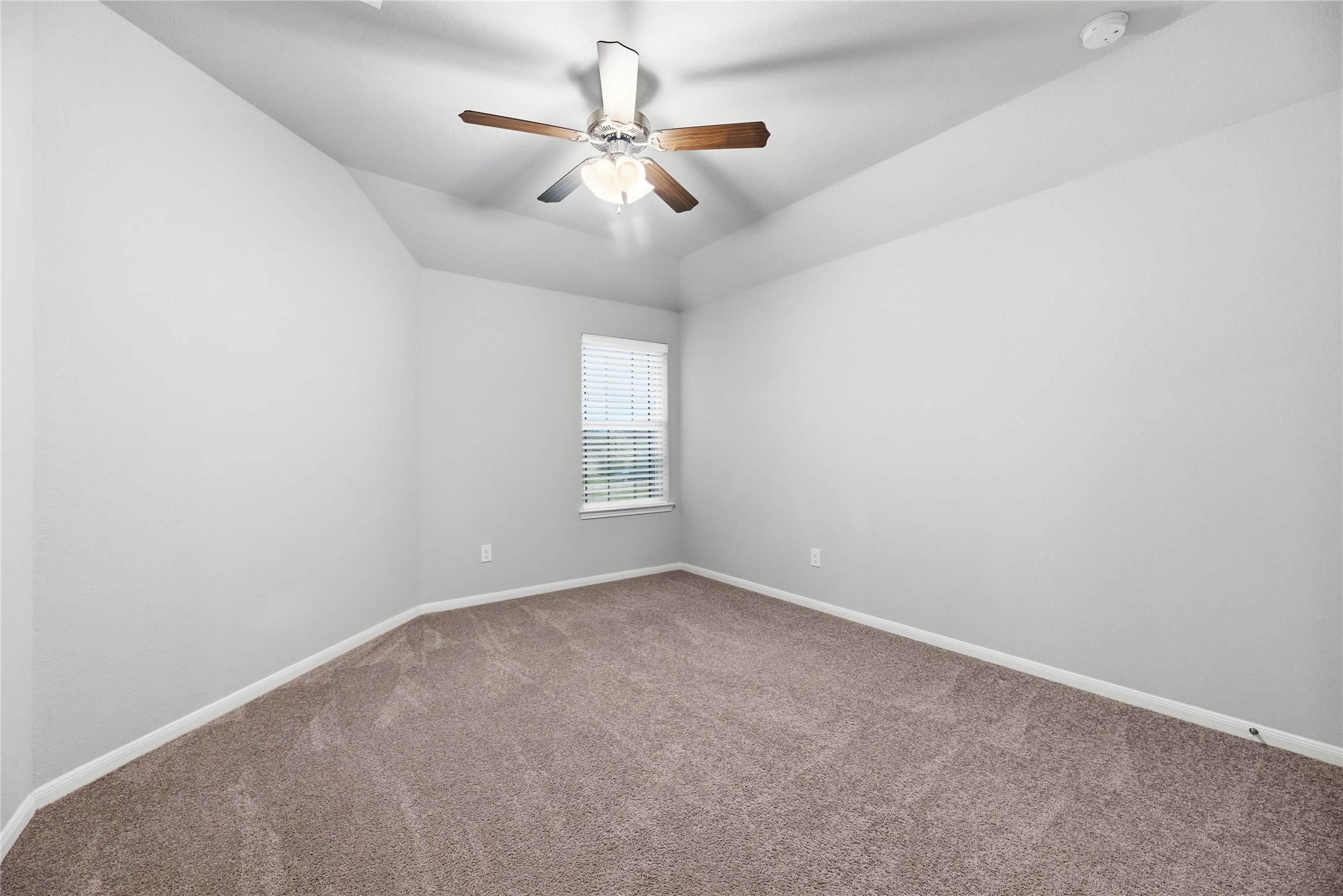 14906 Pinehurst Avenue Property Photo 30