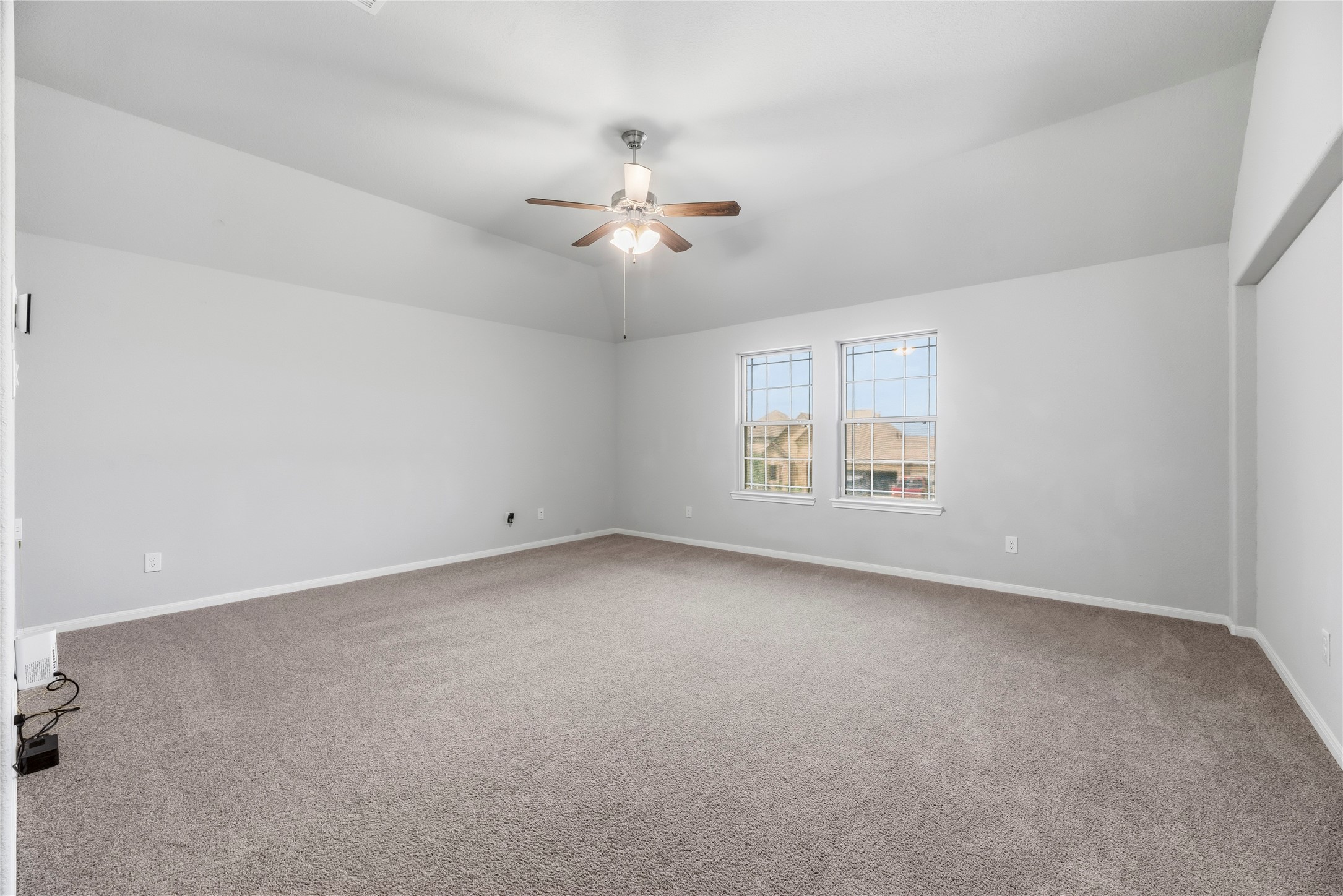 14906 Pinehurst Avenue Property Photo 32