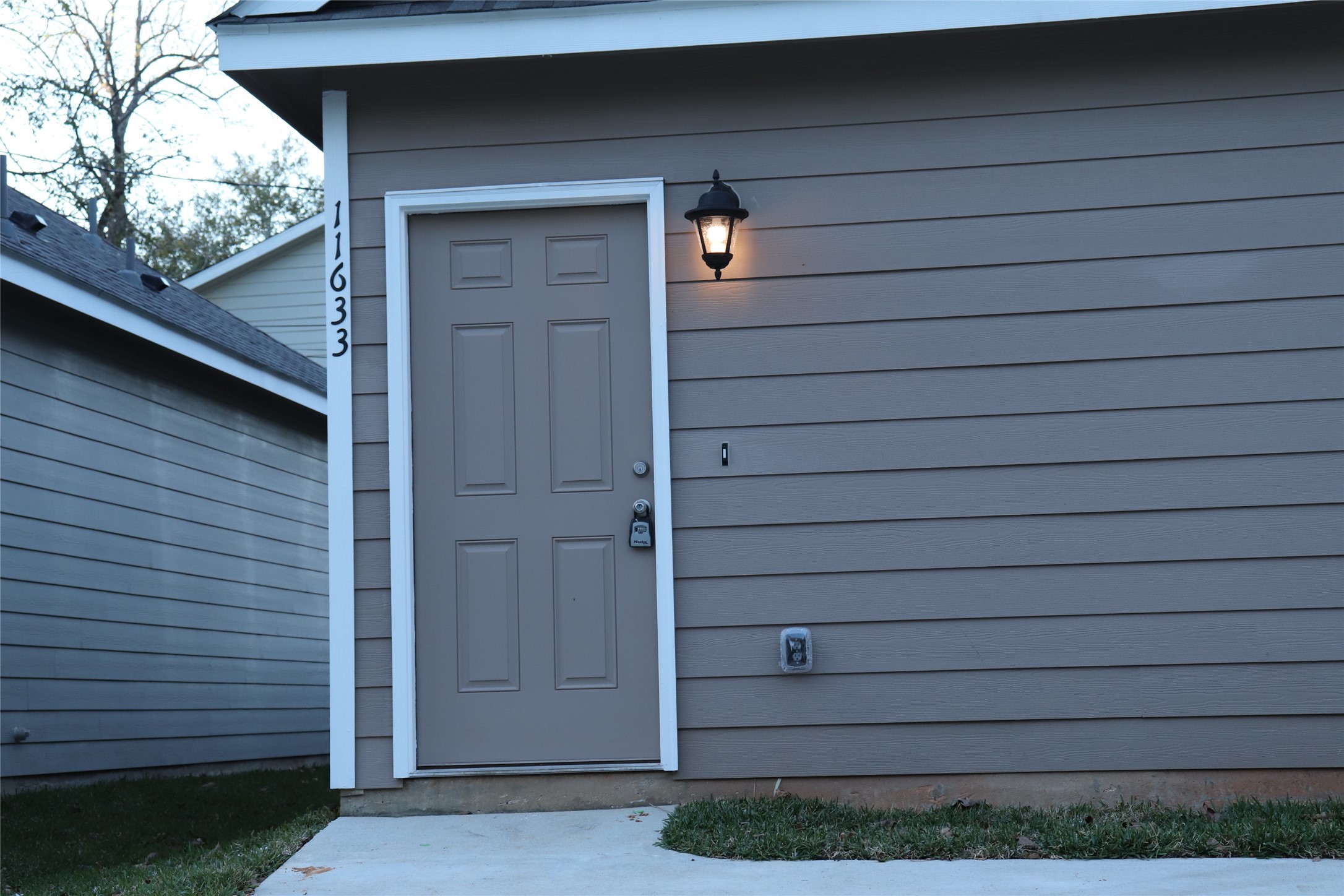 11633 Vistawood Street Property Photo 2