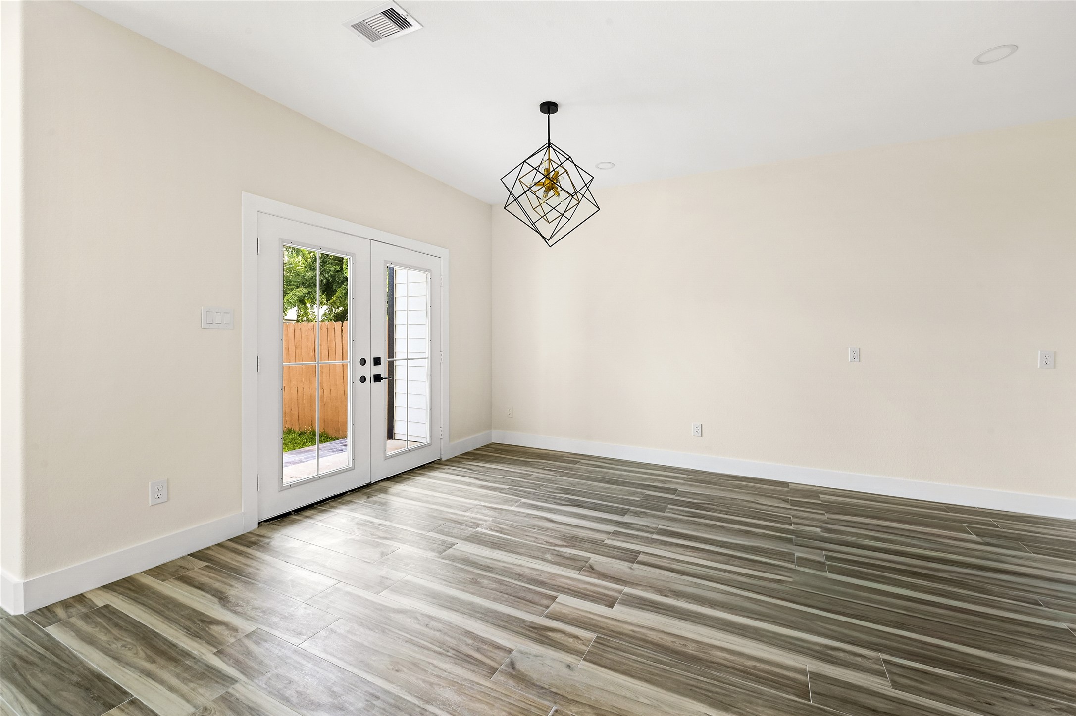 9807 Bamboo Road A Property Photo 6