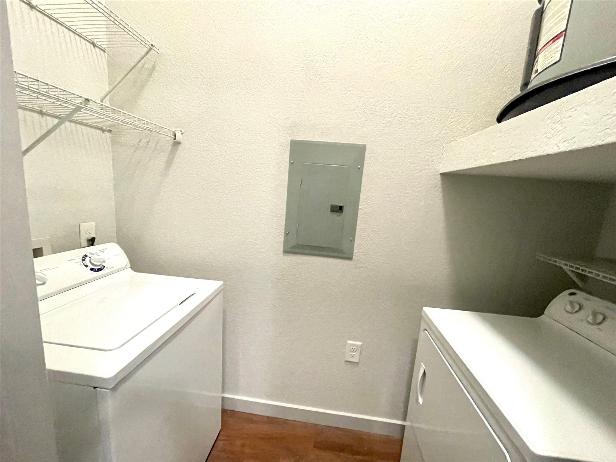 2525 Mccue St Road 317 Property Photo 5
