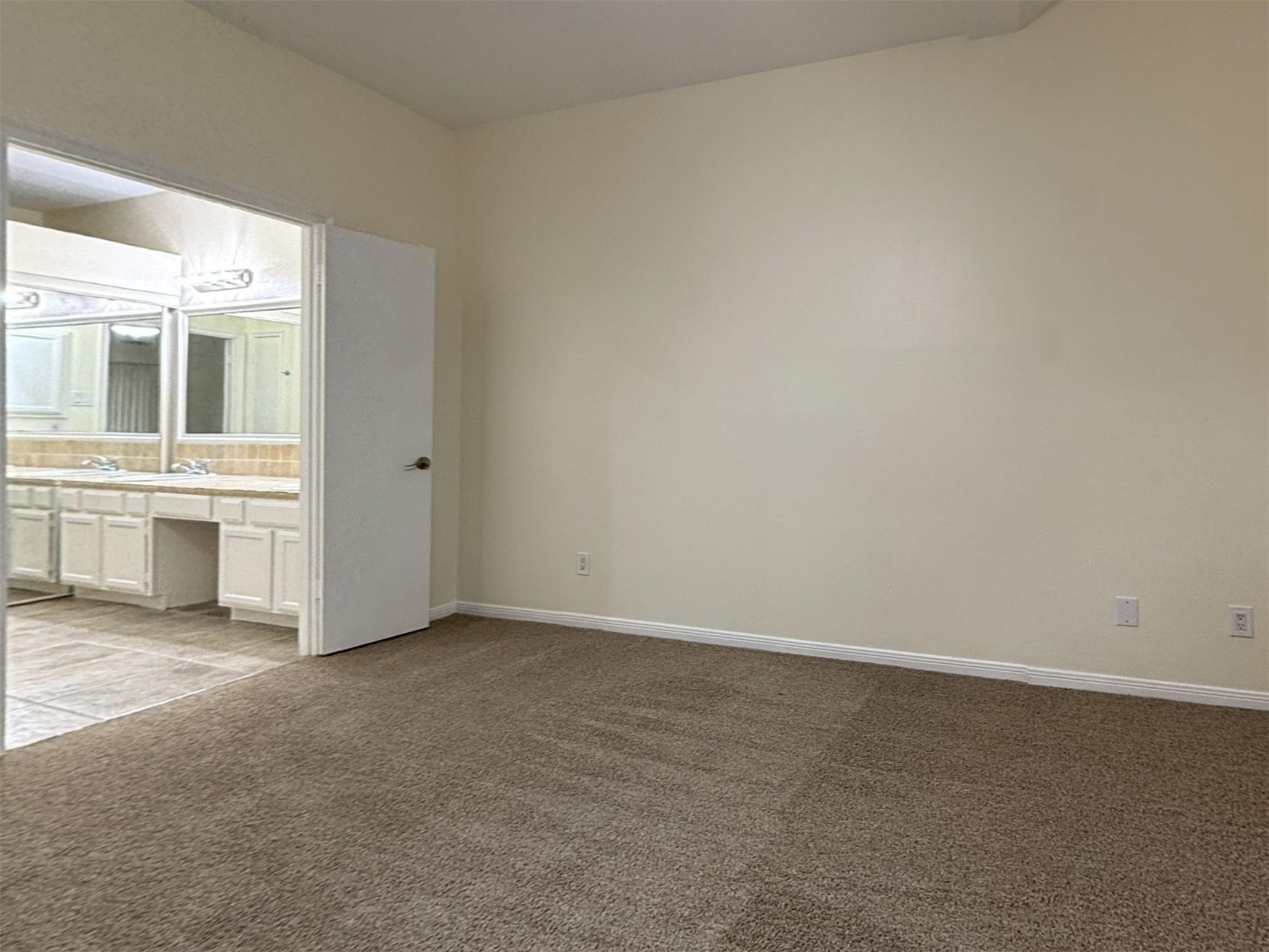 31 N Lakeridge Circle Property Photo 11