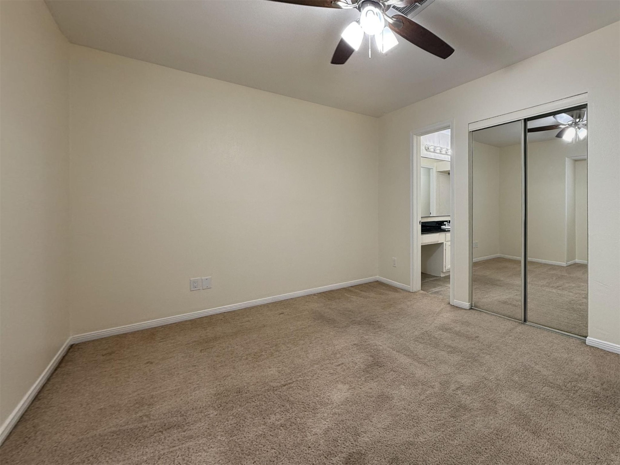 31 N Lakeridge Circle Property Photo 15