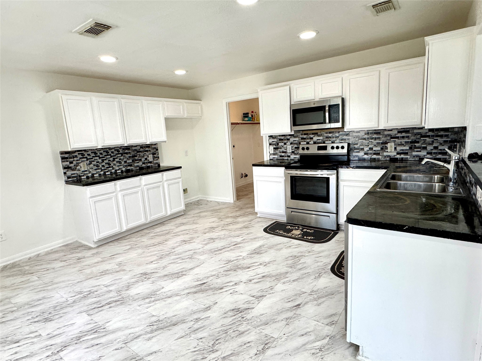 8435 Resada Park Lane Property Photo 12