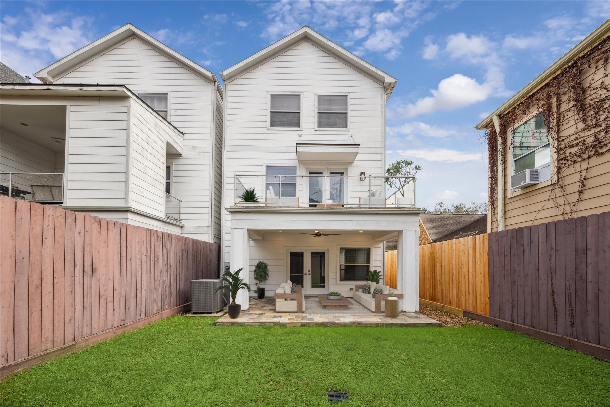 1012 Stanford Street Property Photo 6