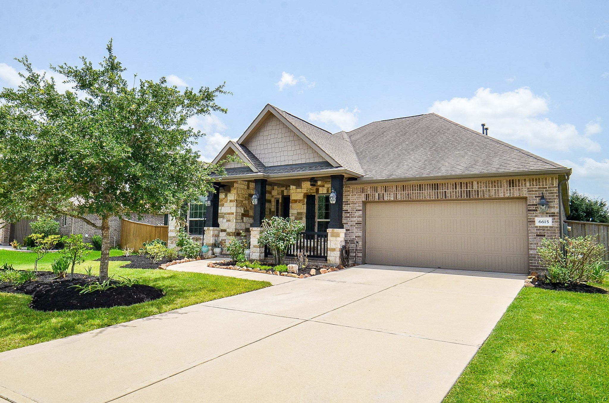 6615 Windy Hills Lane Property Photo 2