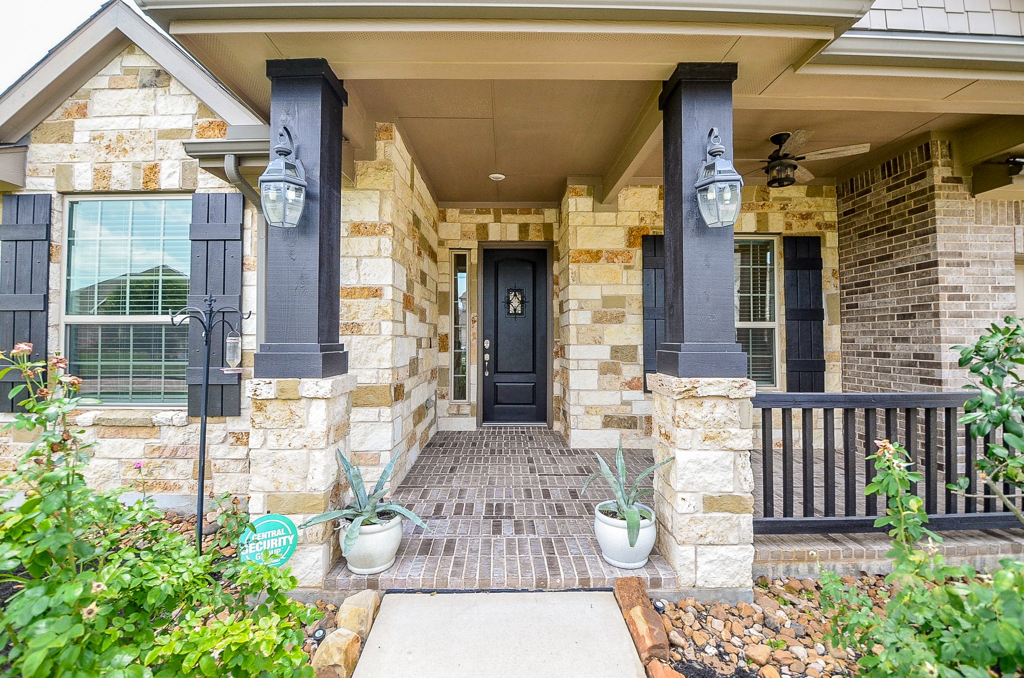 6615 Windy Hills Lane Property Photo 3