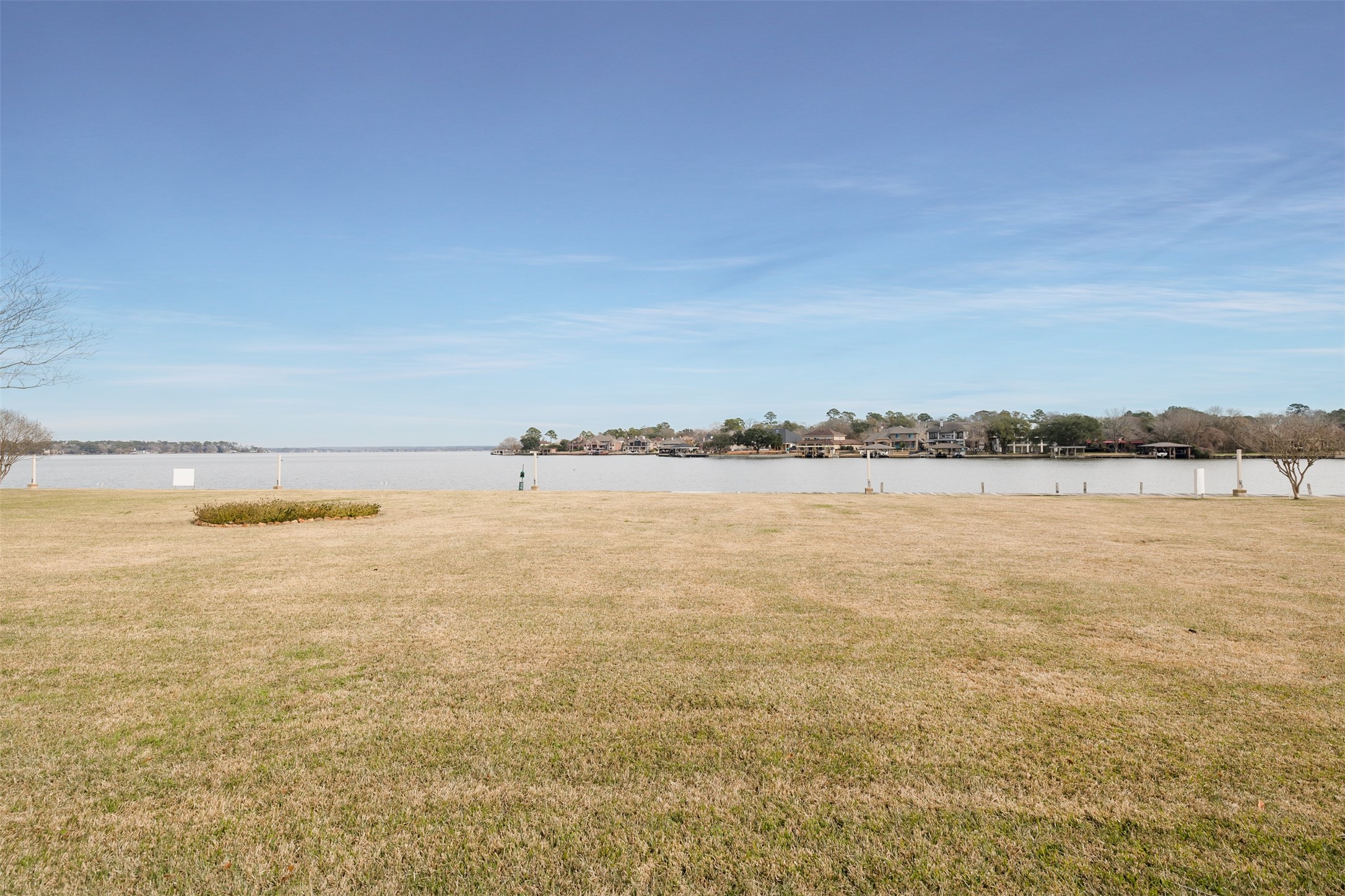 135 April Point Drive S Property Photo 15
