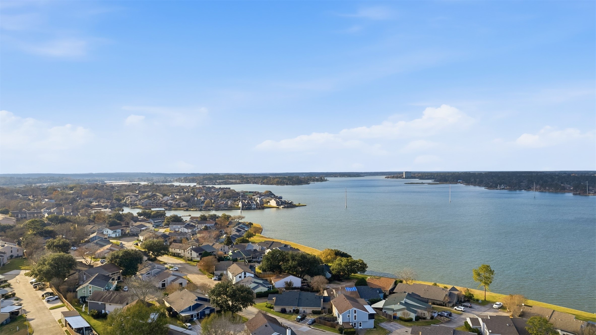 135 April Point Drive S Property Photo 42