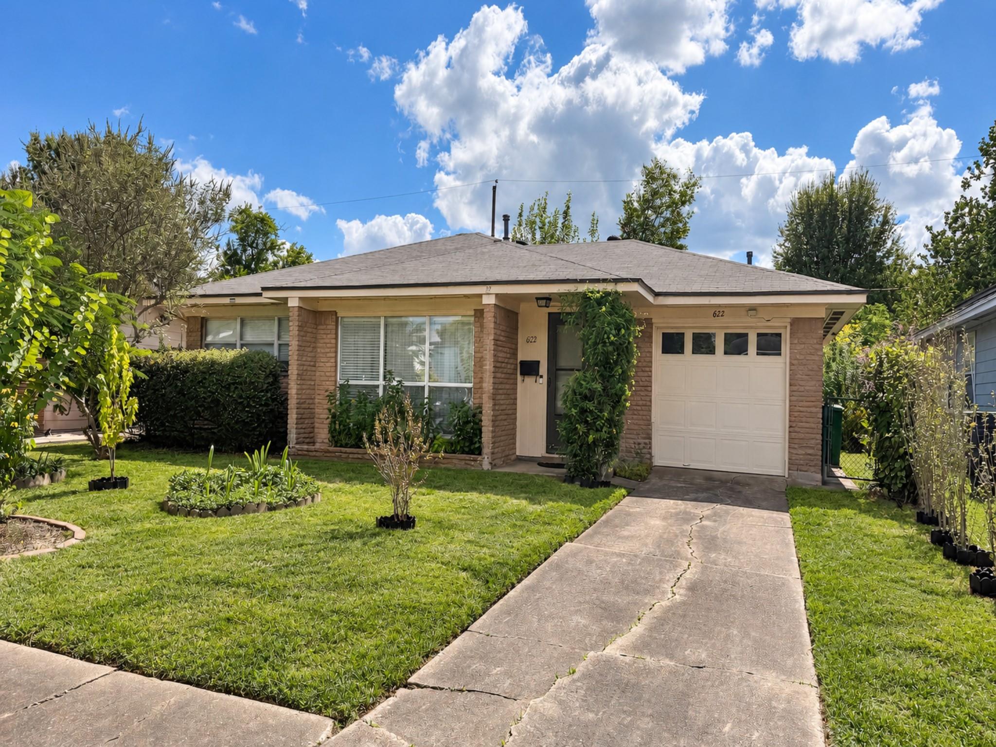 622 Eastlake Street, Houston Tx 77034 Property Photo 1