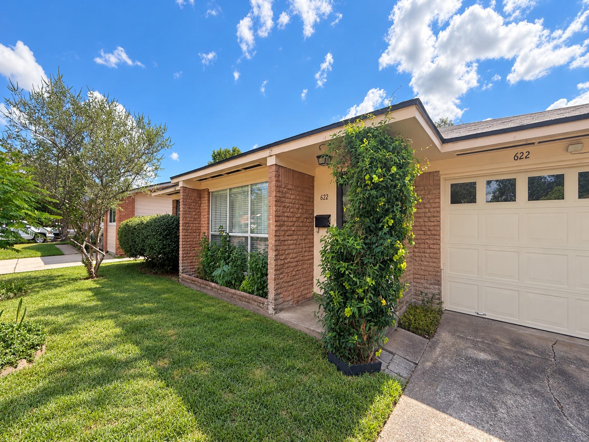 622 Eastlake Street, Houston Tx 77034 Property Photo 2