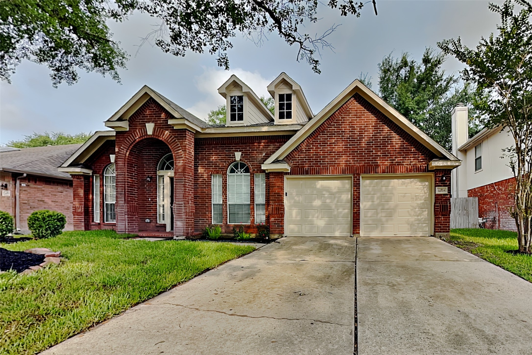 14515 Enola Drive Property Photo 1