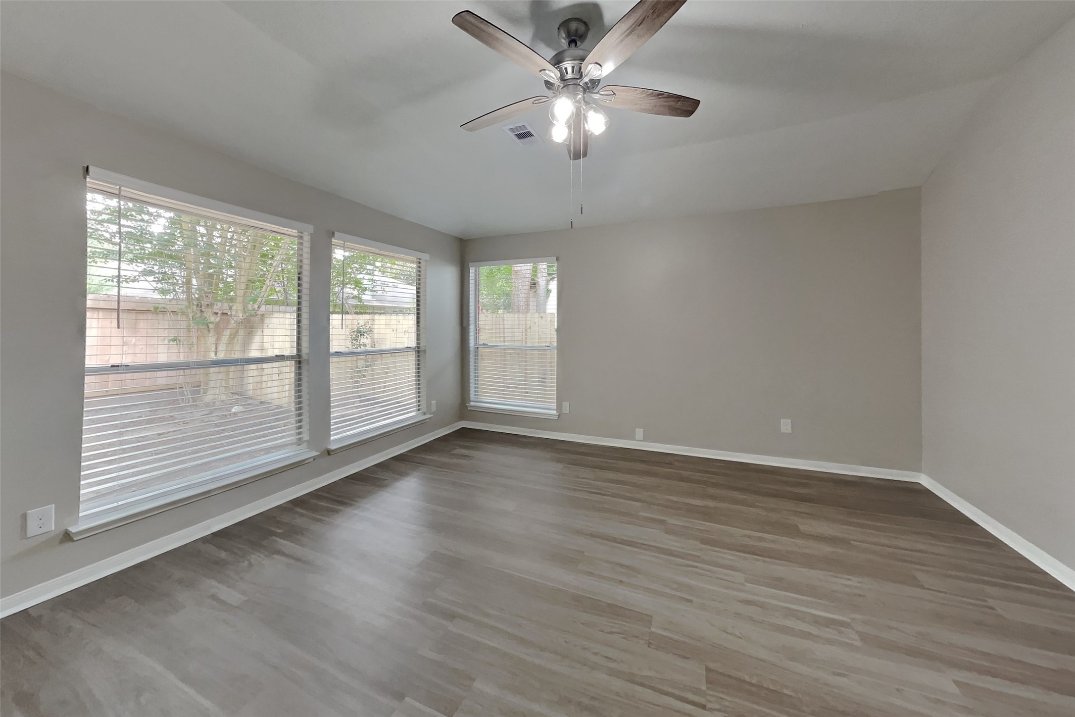 14515 Enola Drive Property Photo 5