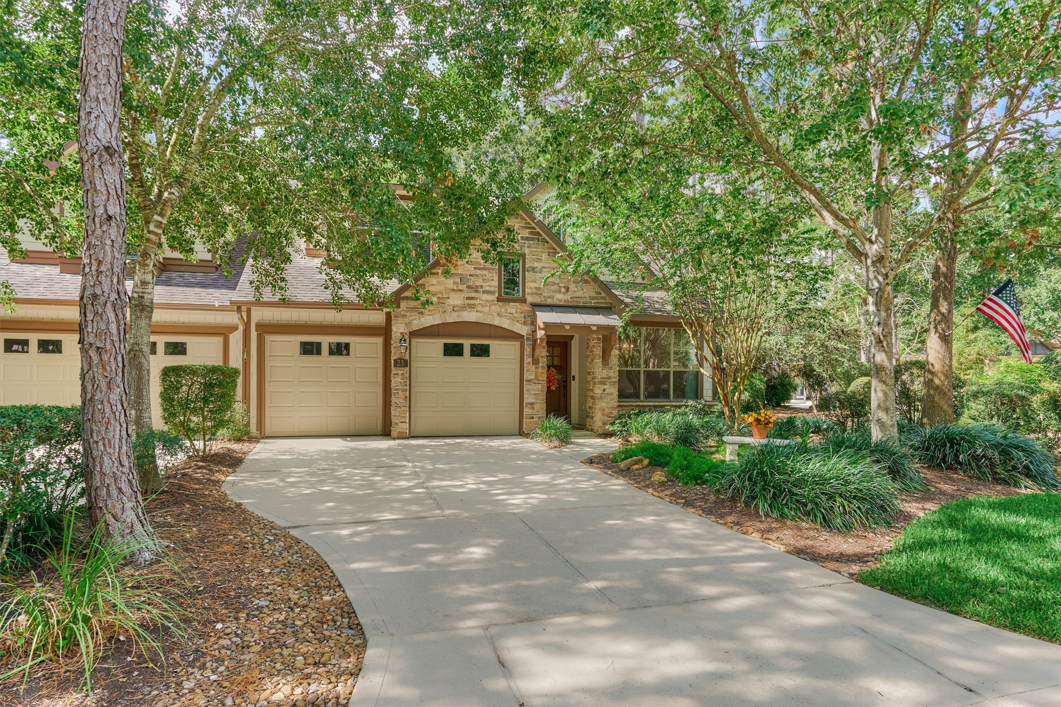23 Douvaine Court Property Photo 1