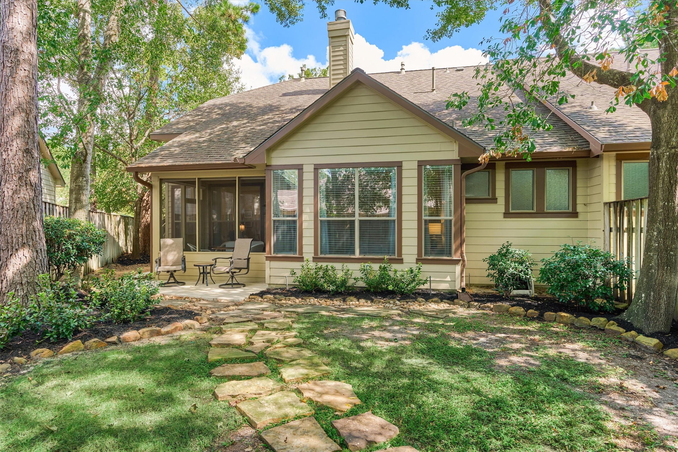 23 Douvaine Court Property Photo 2