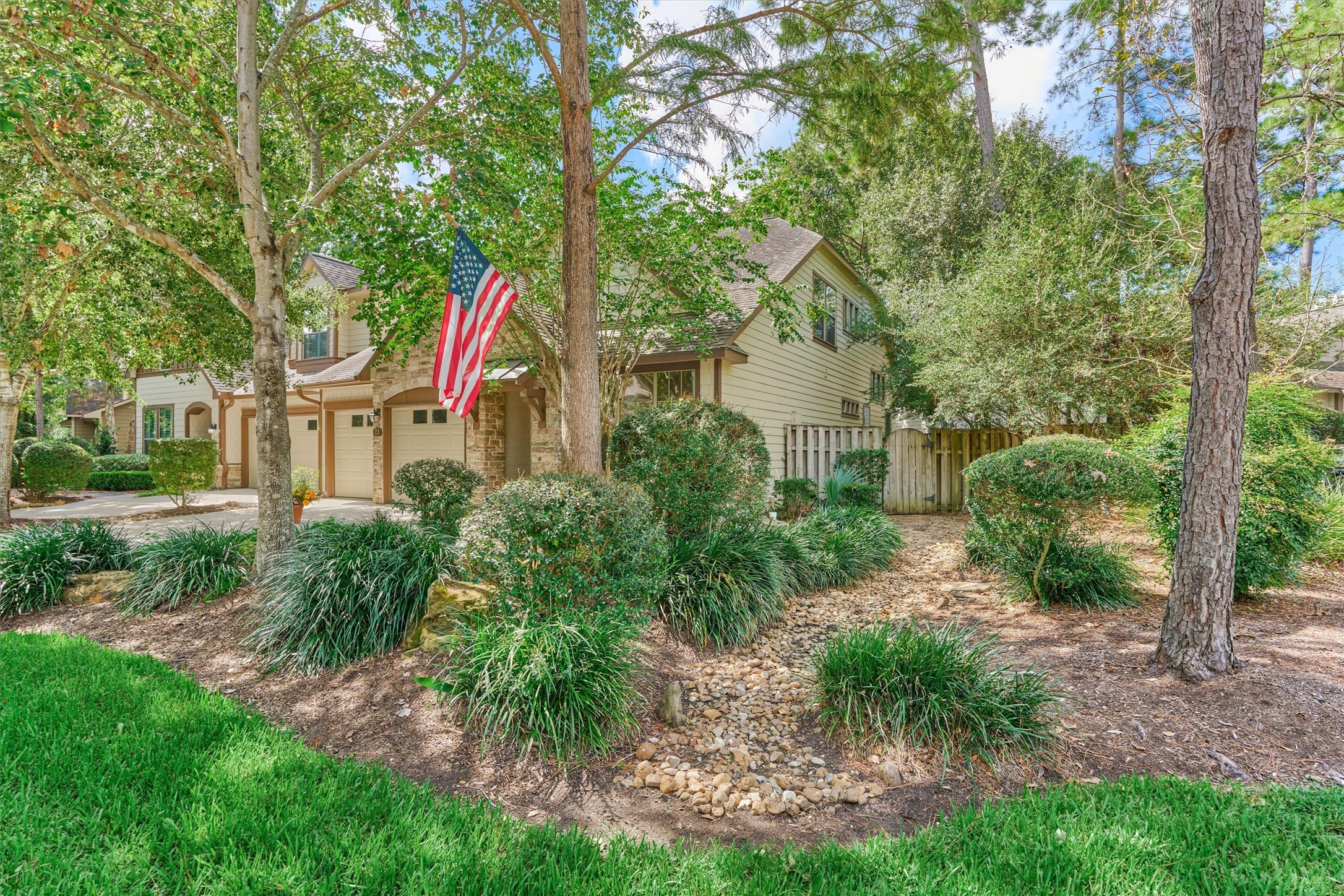 23 Douvaine Court Property Photo 4