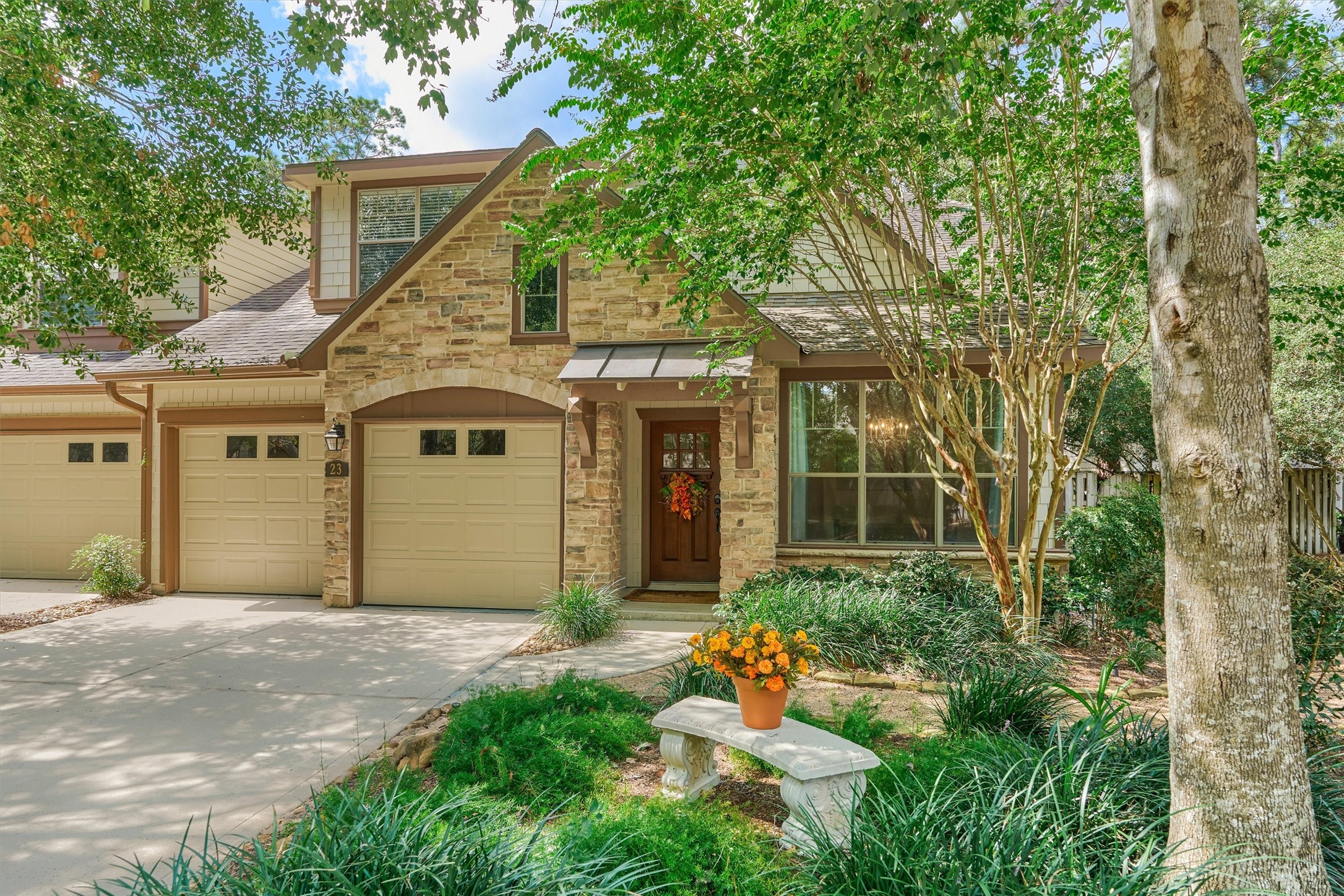23 Douvaine Court Property Photo 5