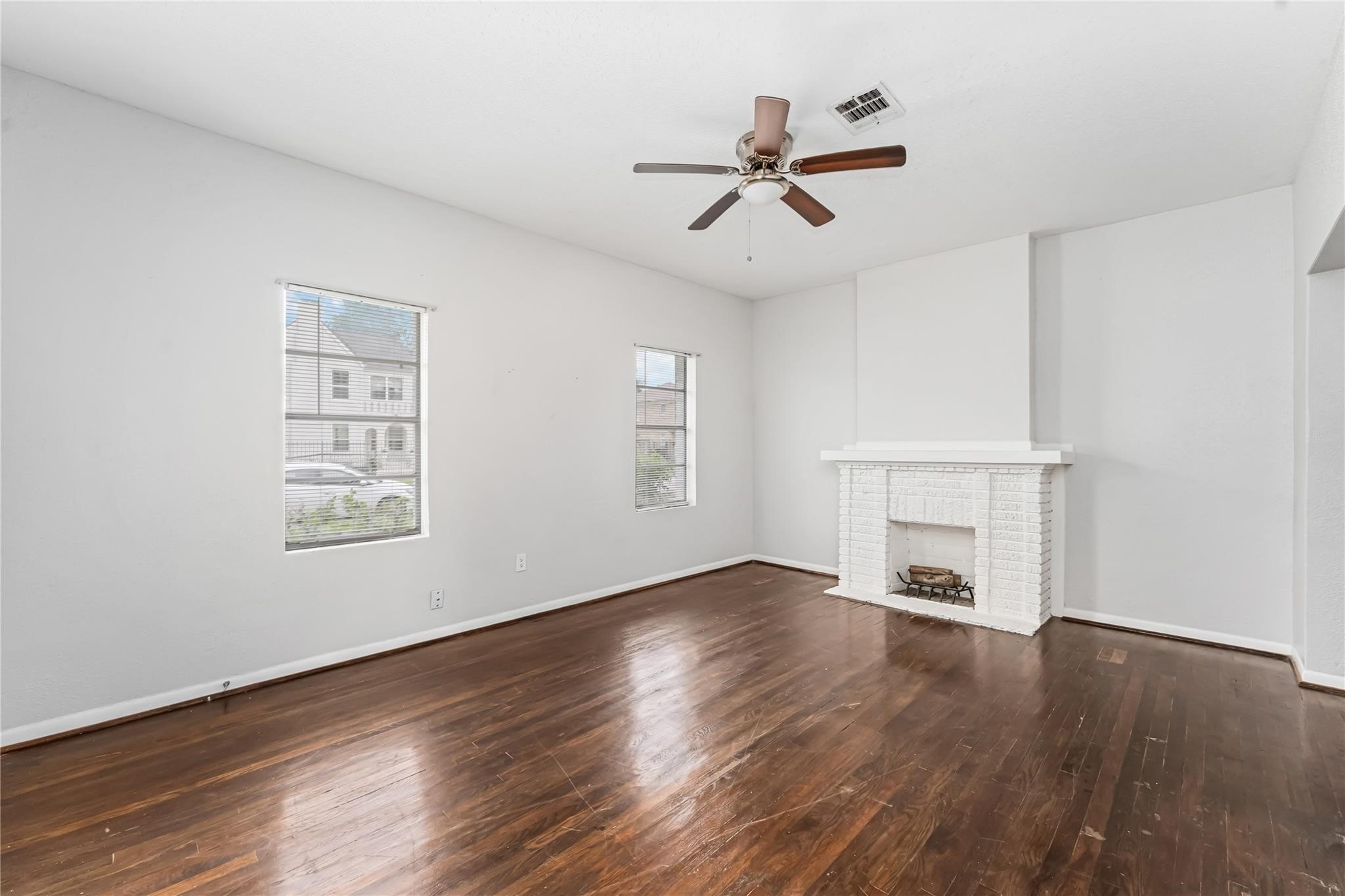 2414 Isabella Street Property Photo 4