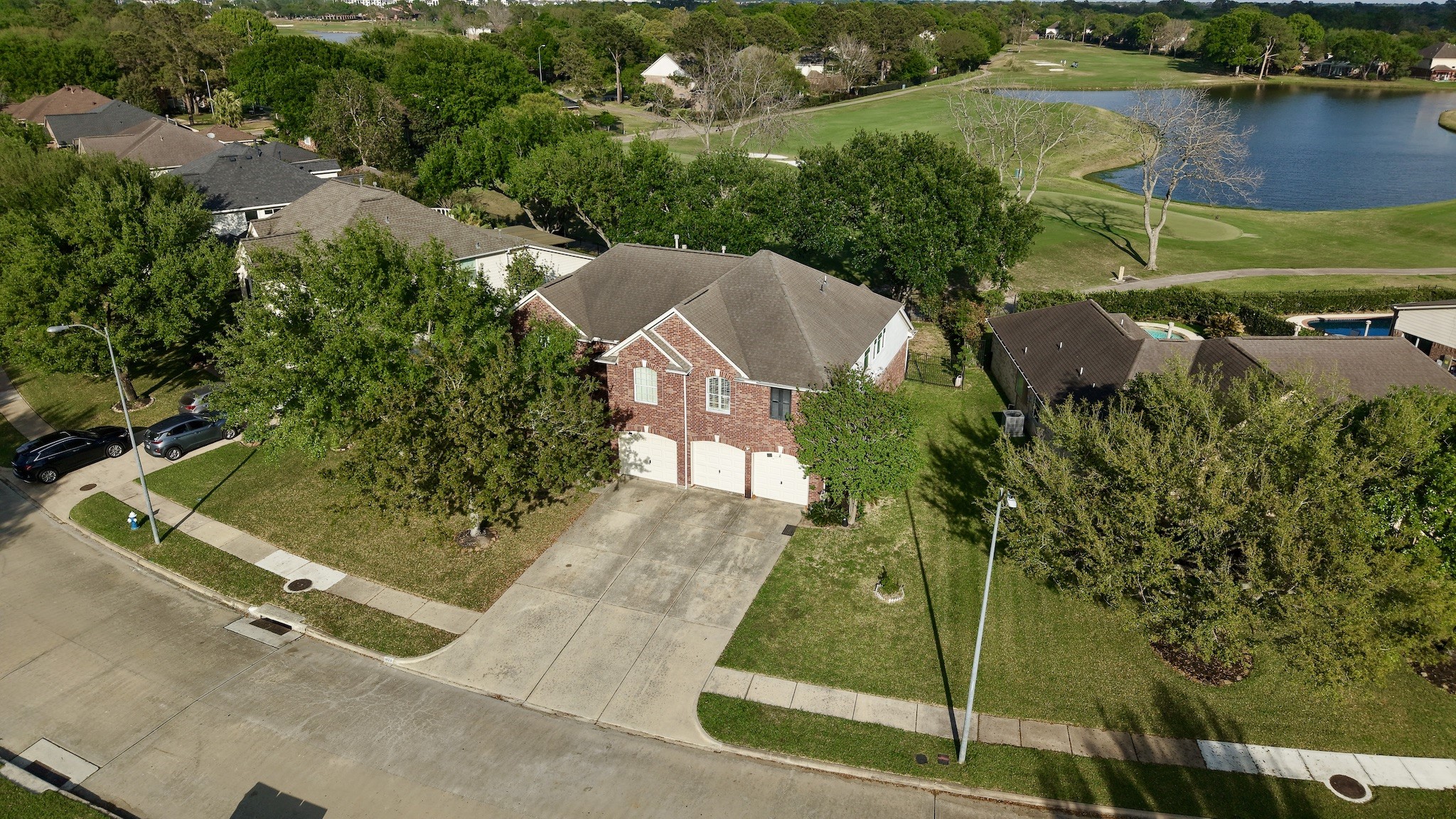 1823 Blue Water Bay Drive Property Photo 4