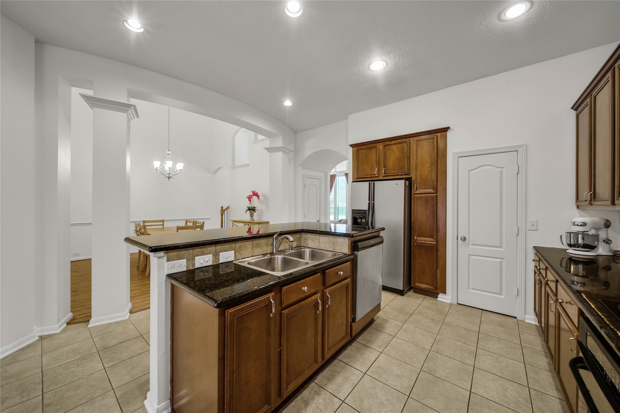 3330 Knollcrest Lane Property Photo 7
