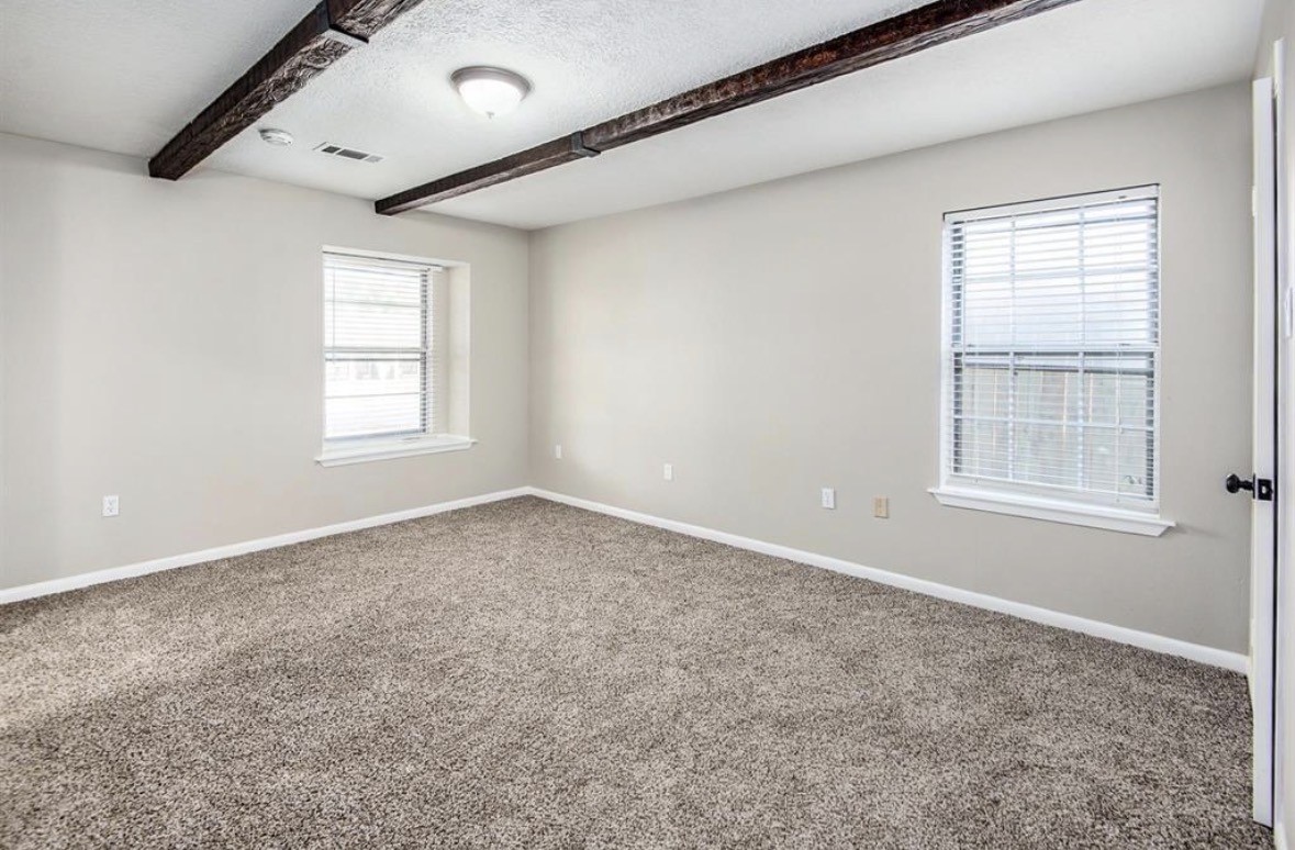12510 Old River Drive Property Photo 9