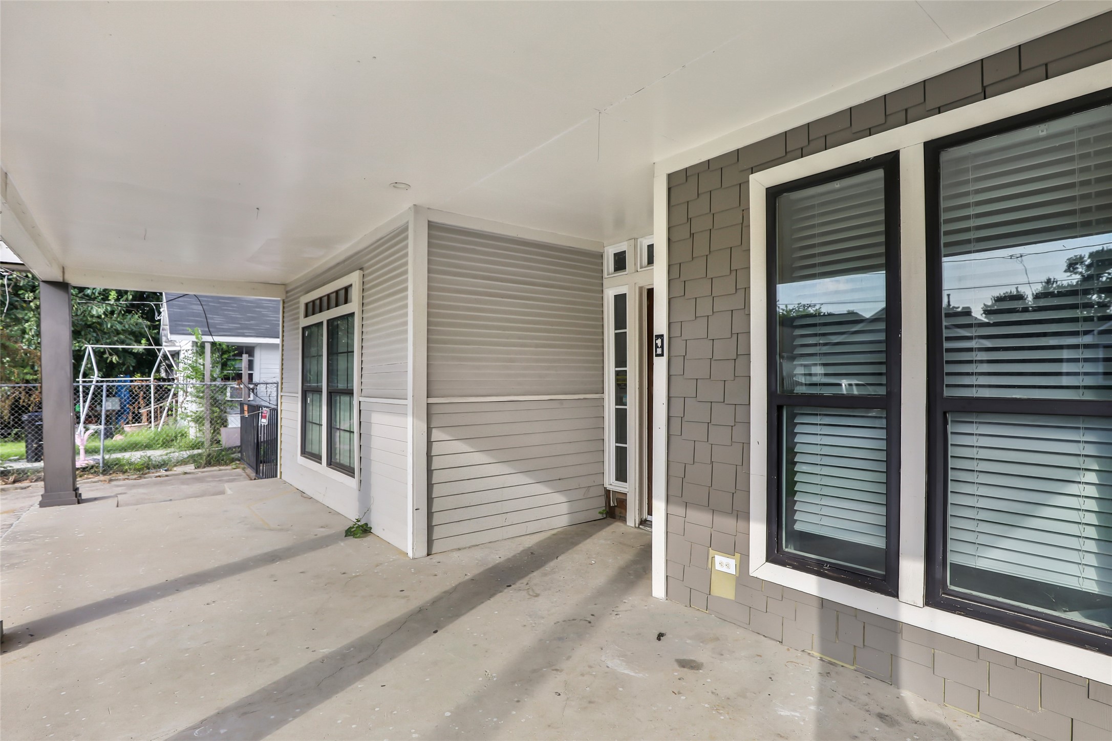 212 Super Street Property Photo 3