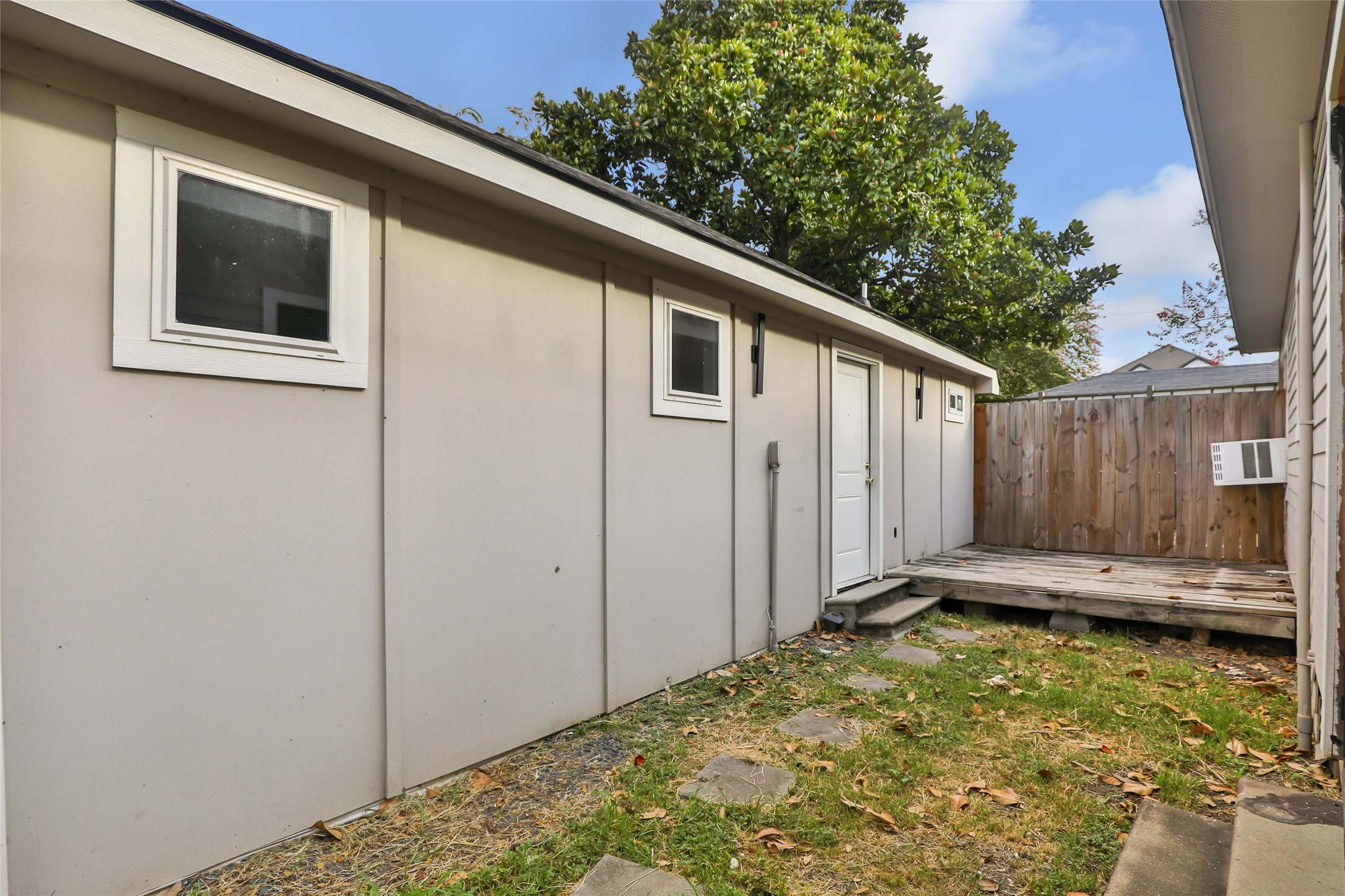 212 Super Street Property Photo 5