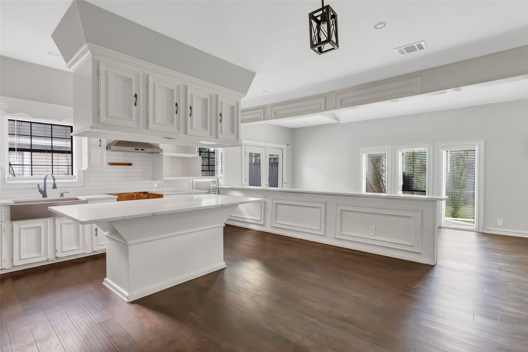 212 Super Street Property Photo 7