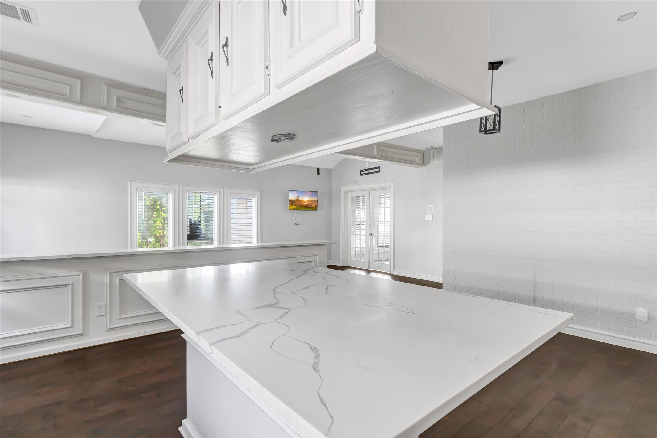 212 Super Street Property Photo 10