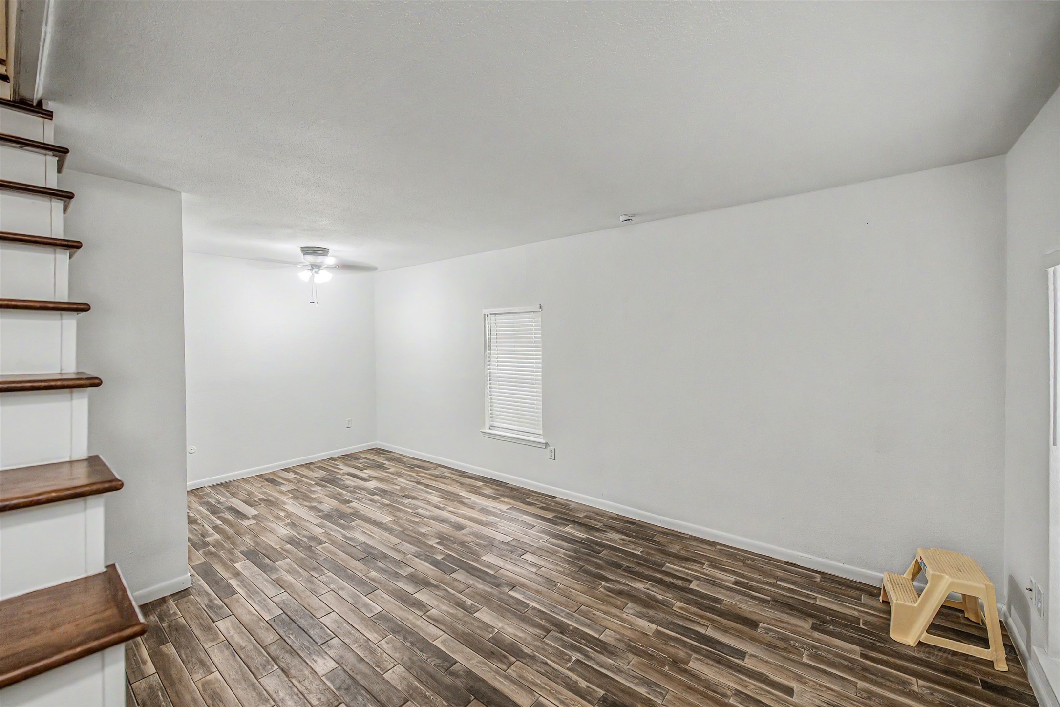 830 Threadneedle Street 228 Property Photo 5