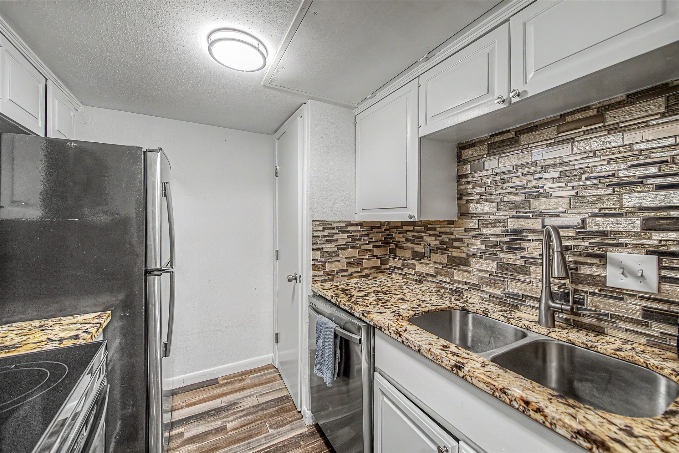 830 Threadneedle Street 228 Property Photo 8