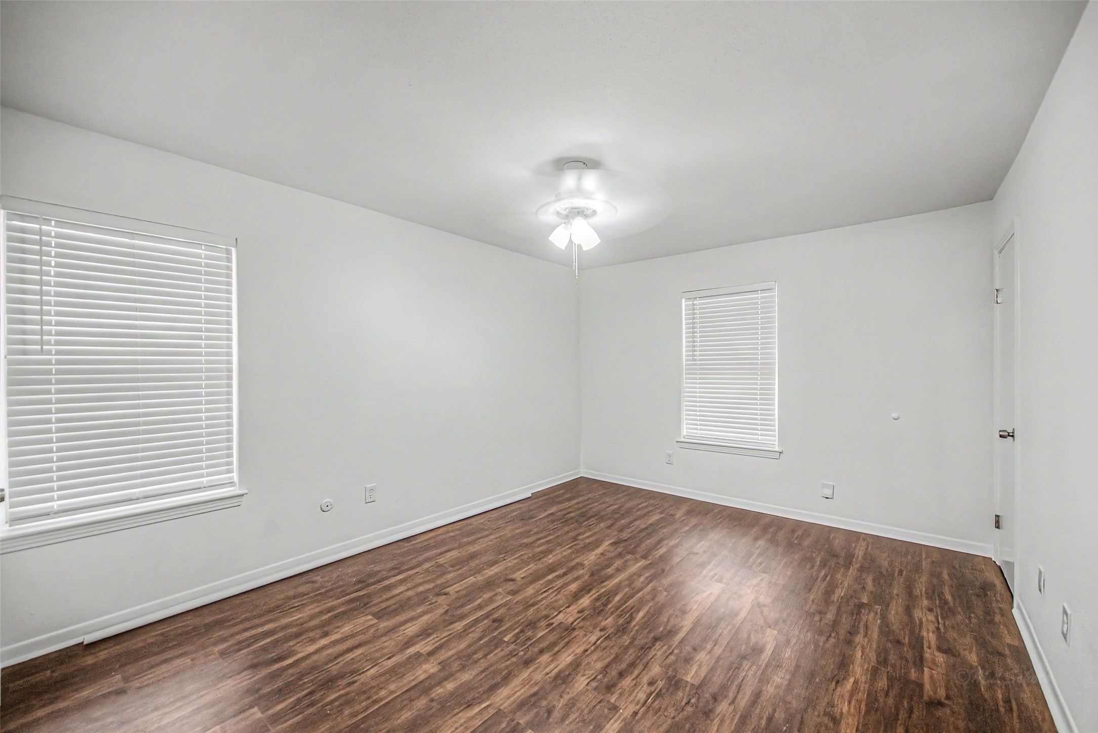830 Threadneedle Street 228 Property Photo 10