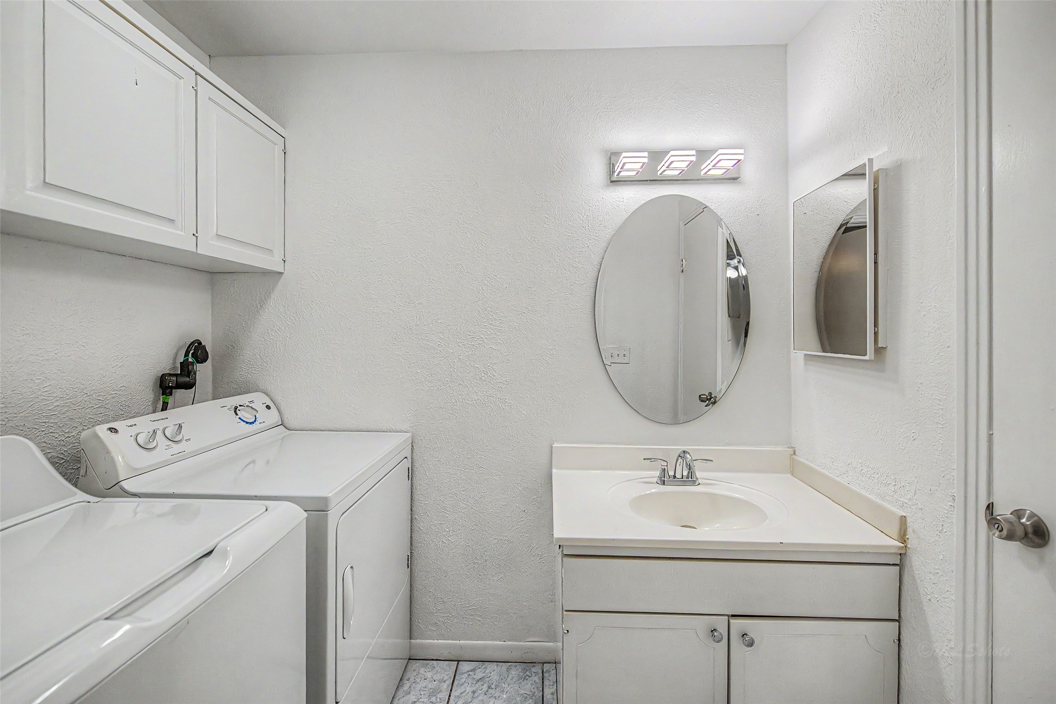 830 Threadneedle Street 228 Property Photo 16