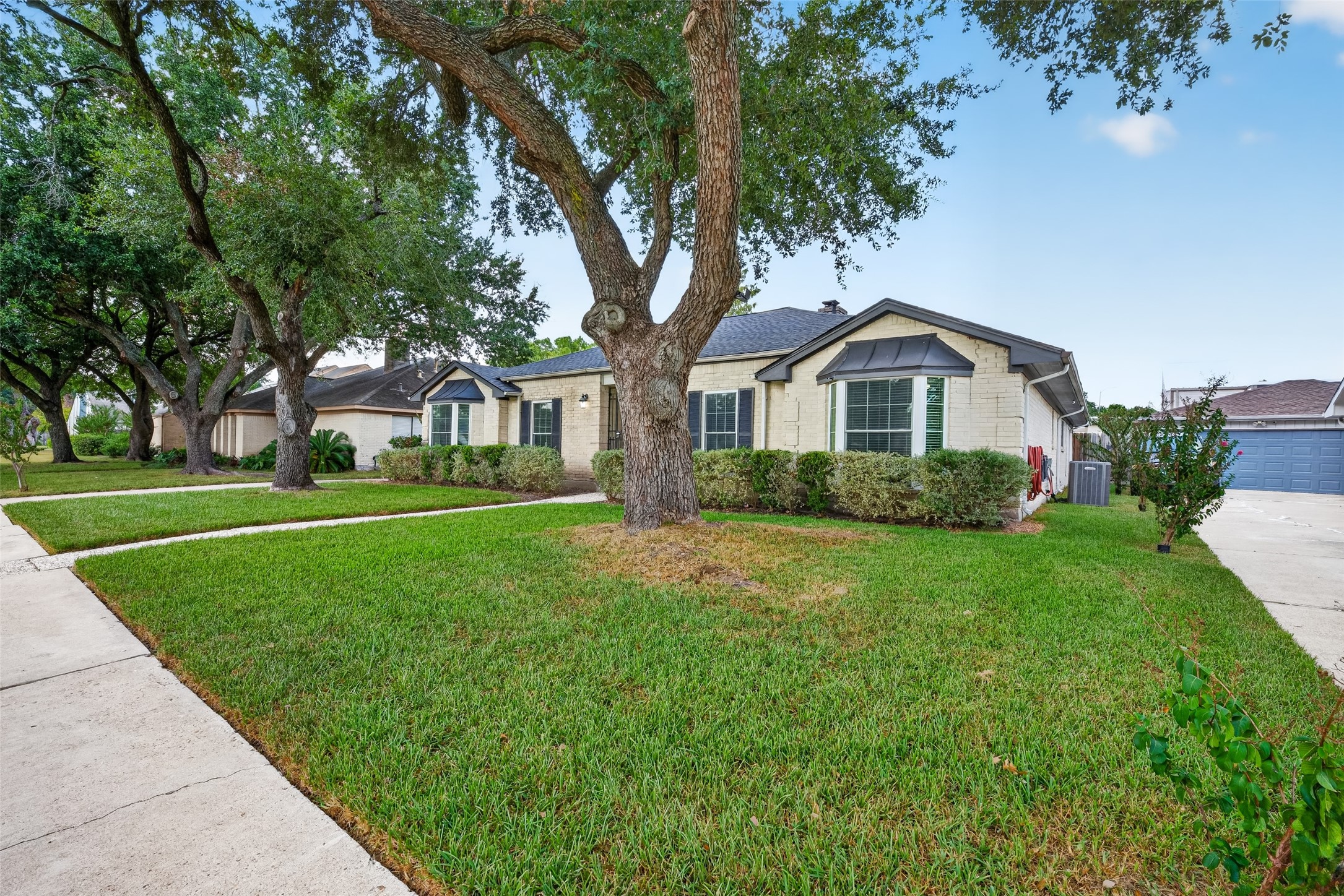 7614 Rollingbrook Drive Property Photo 4