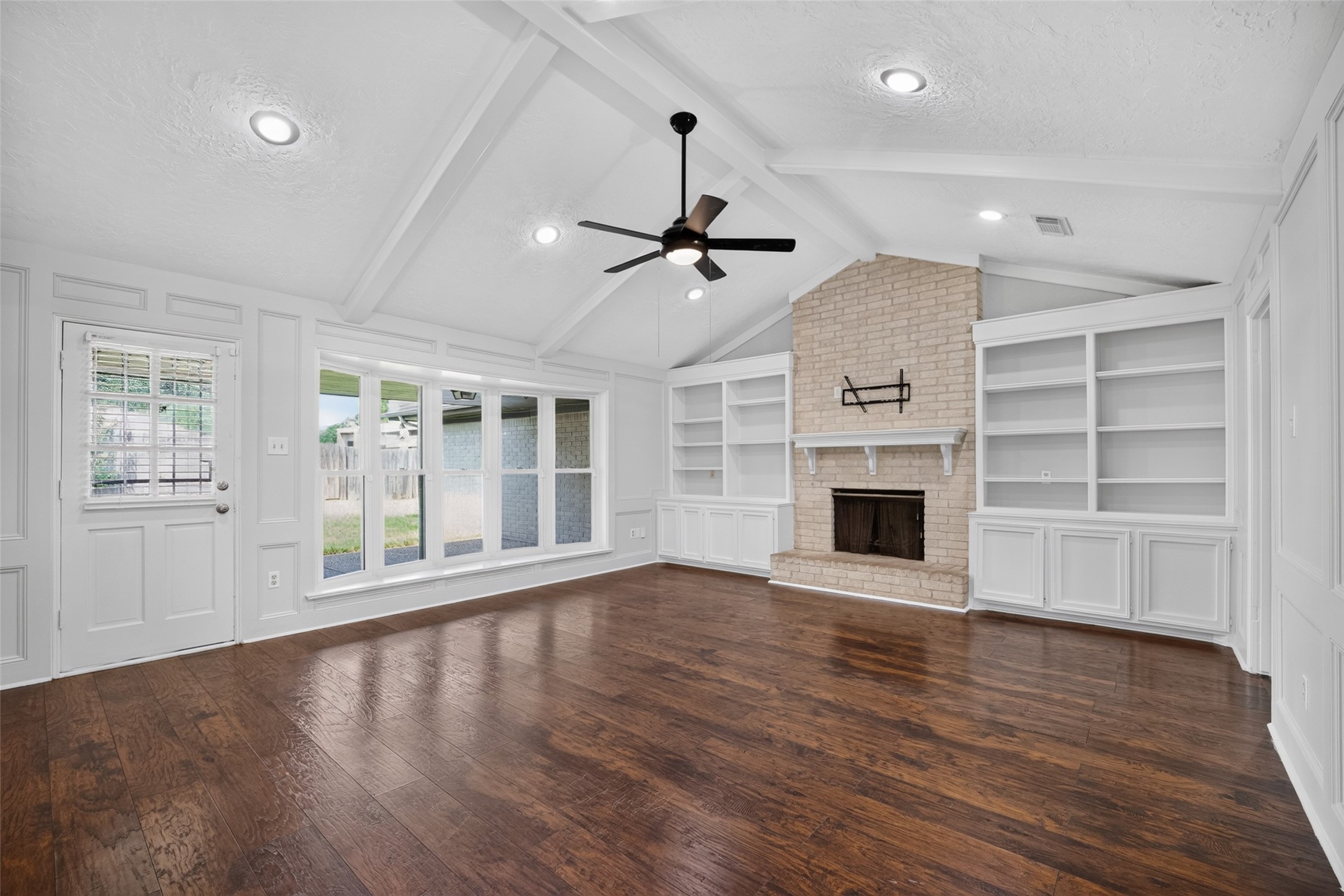 7614 Rollingbrook Drive Property Photo 13