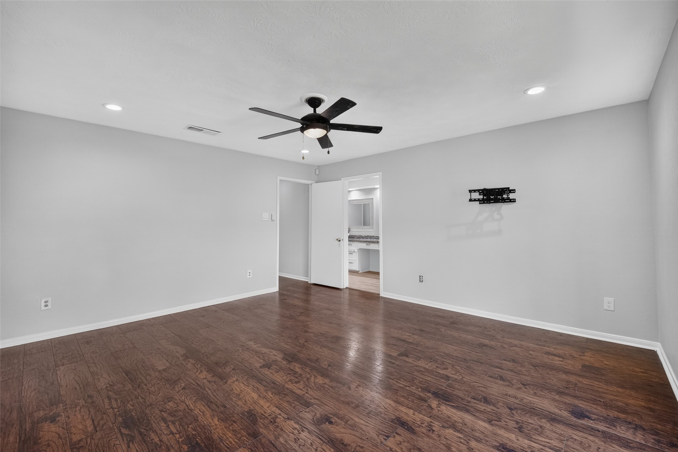 7614 Rollingbrook Drive Property Photo 37