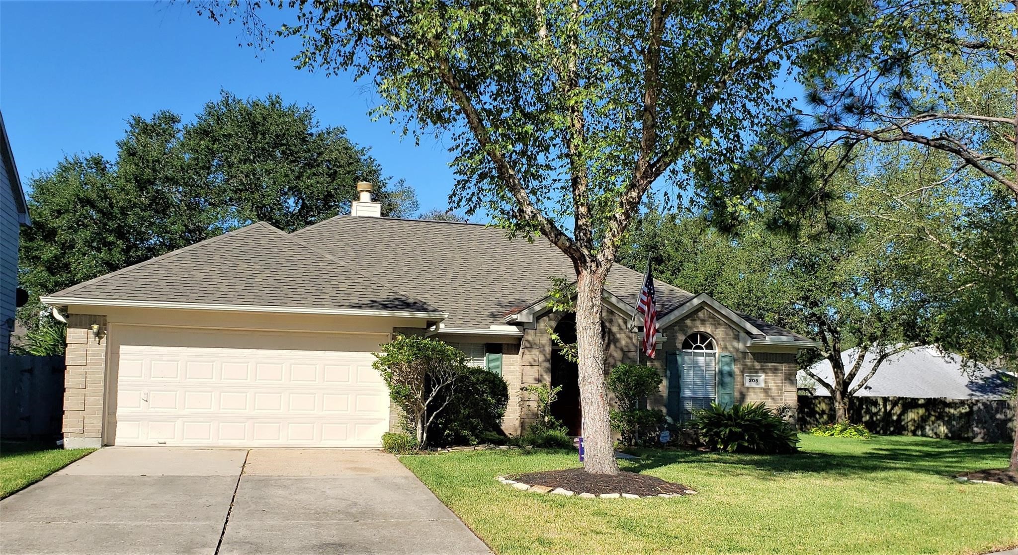 205 Sharnoll Circle Property Photo 1