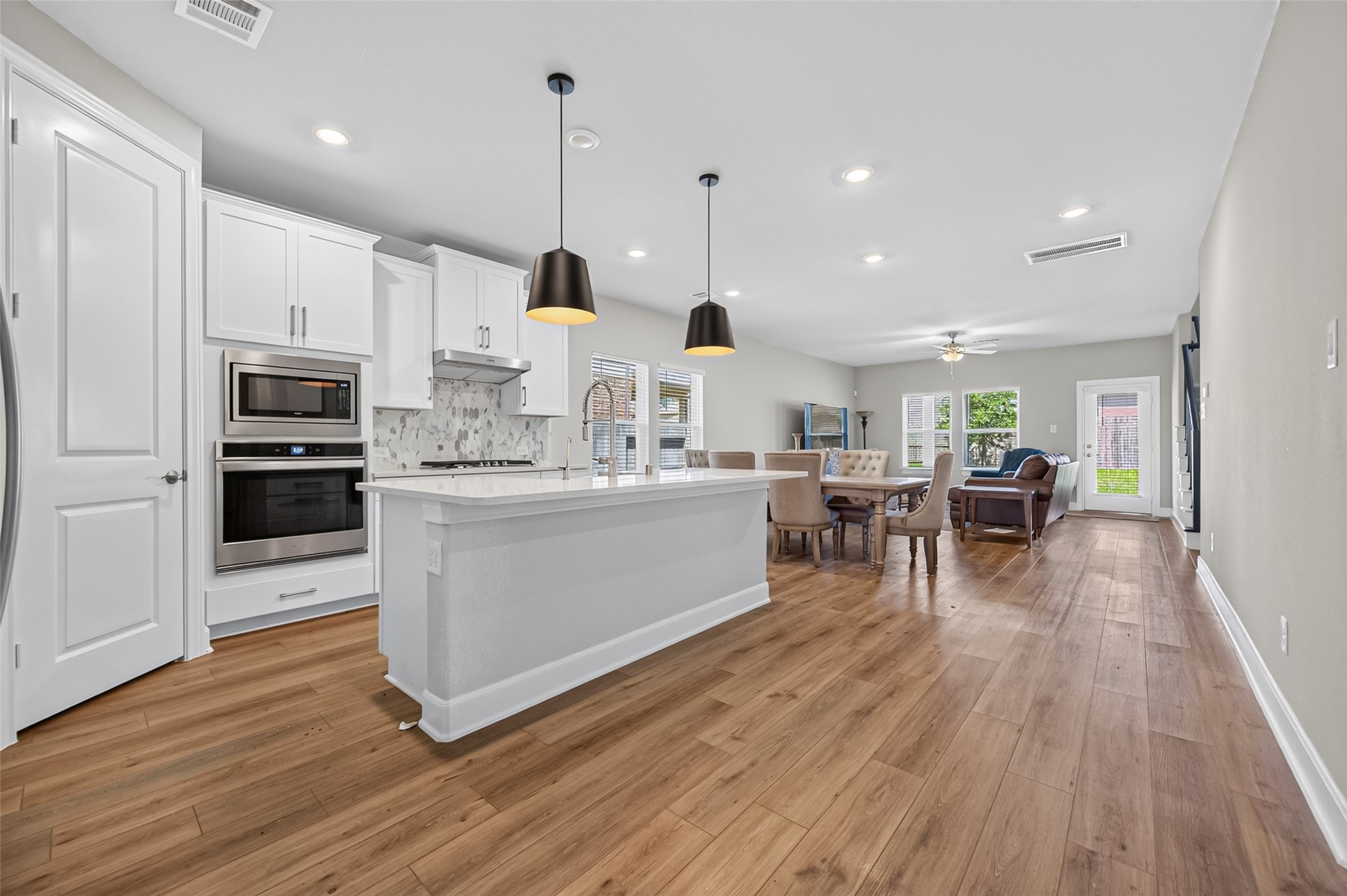 7046 Lauren Oak Drive Property Photo 10