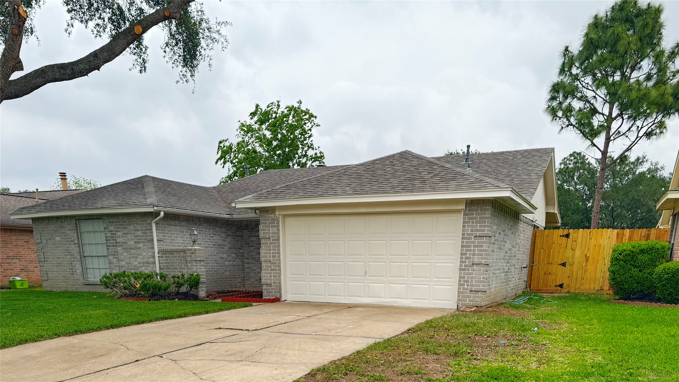 519 Oakdale Drive Property Photo 1