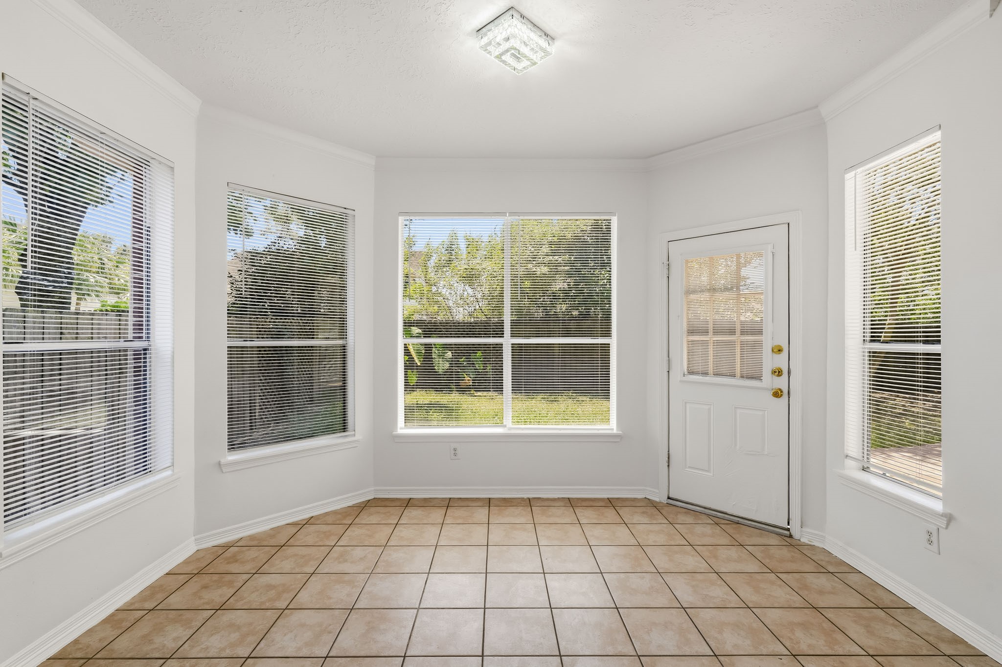 1925 Lori Court Property Photo 11