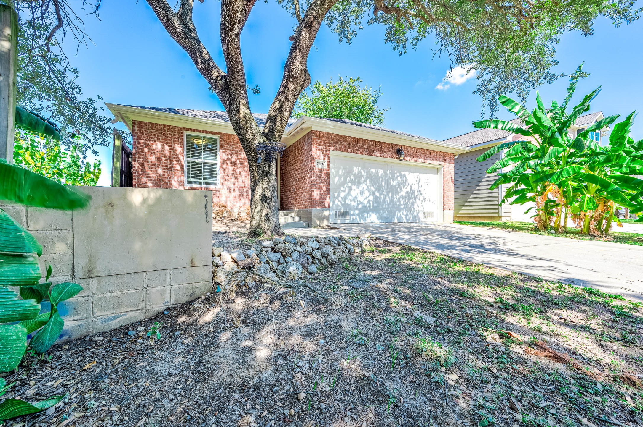 7308 Avenue R Property Photo 3